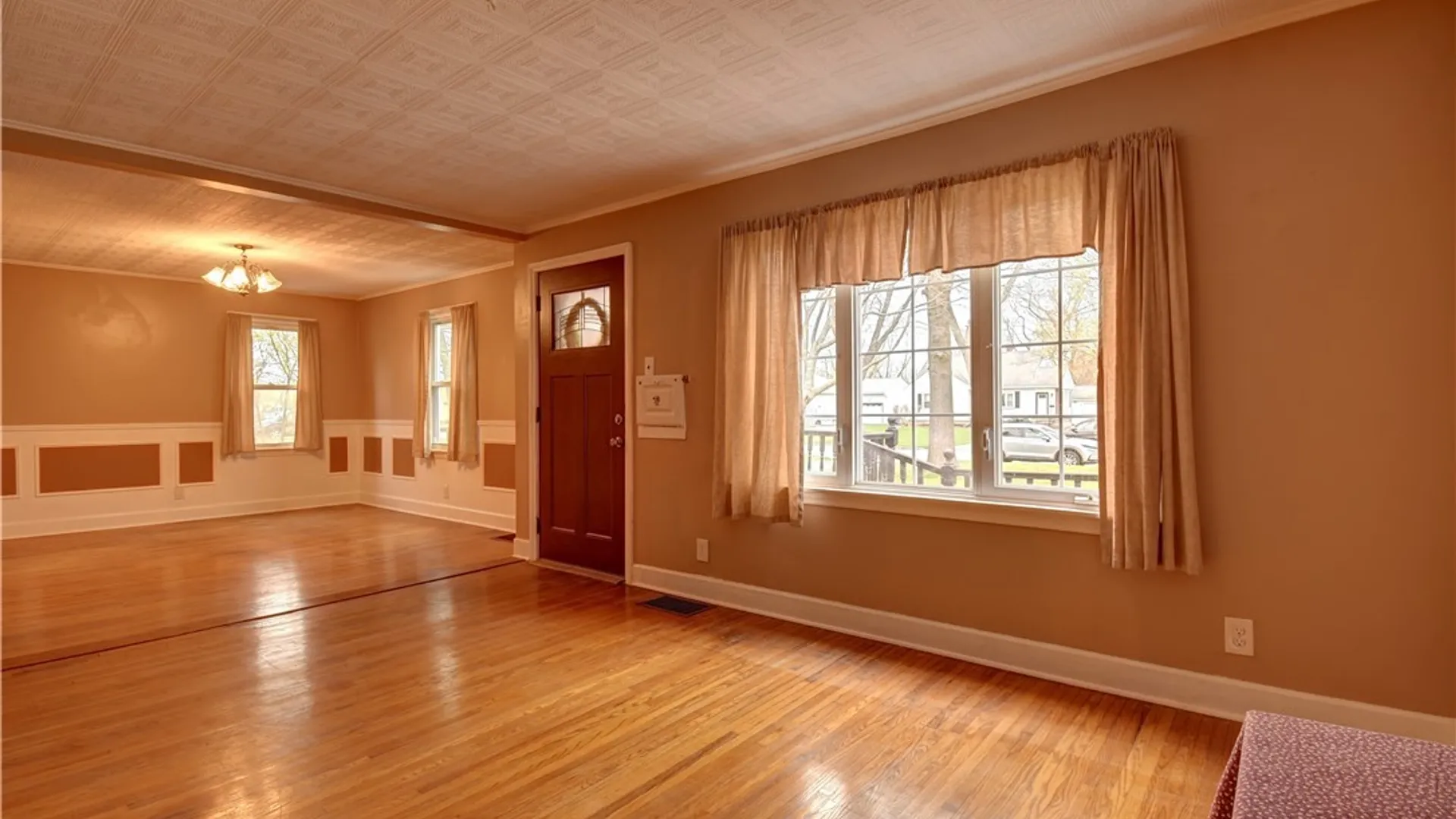 Property at 44 Century Drive, West Seneca, NY 14224 5