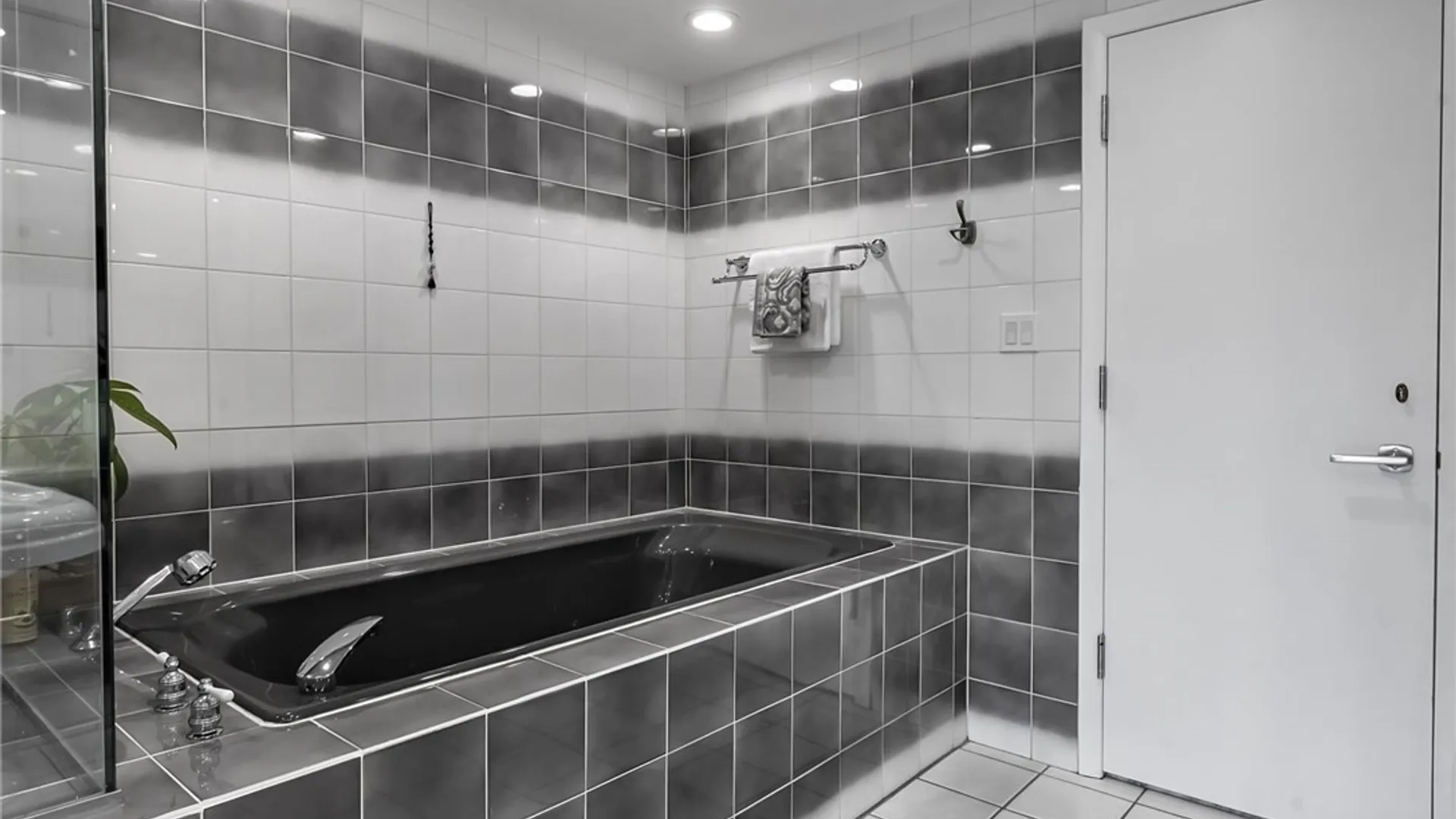 Property at 40 Waterfront Circle, Buffalo, NY 14202 26