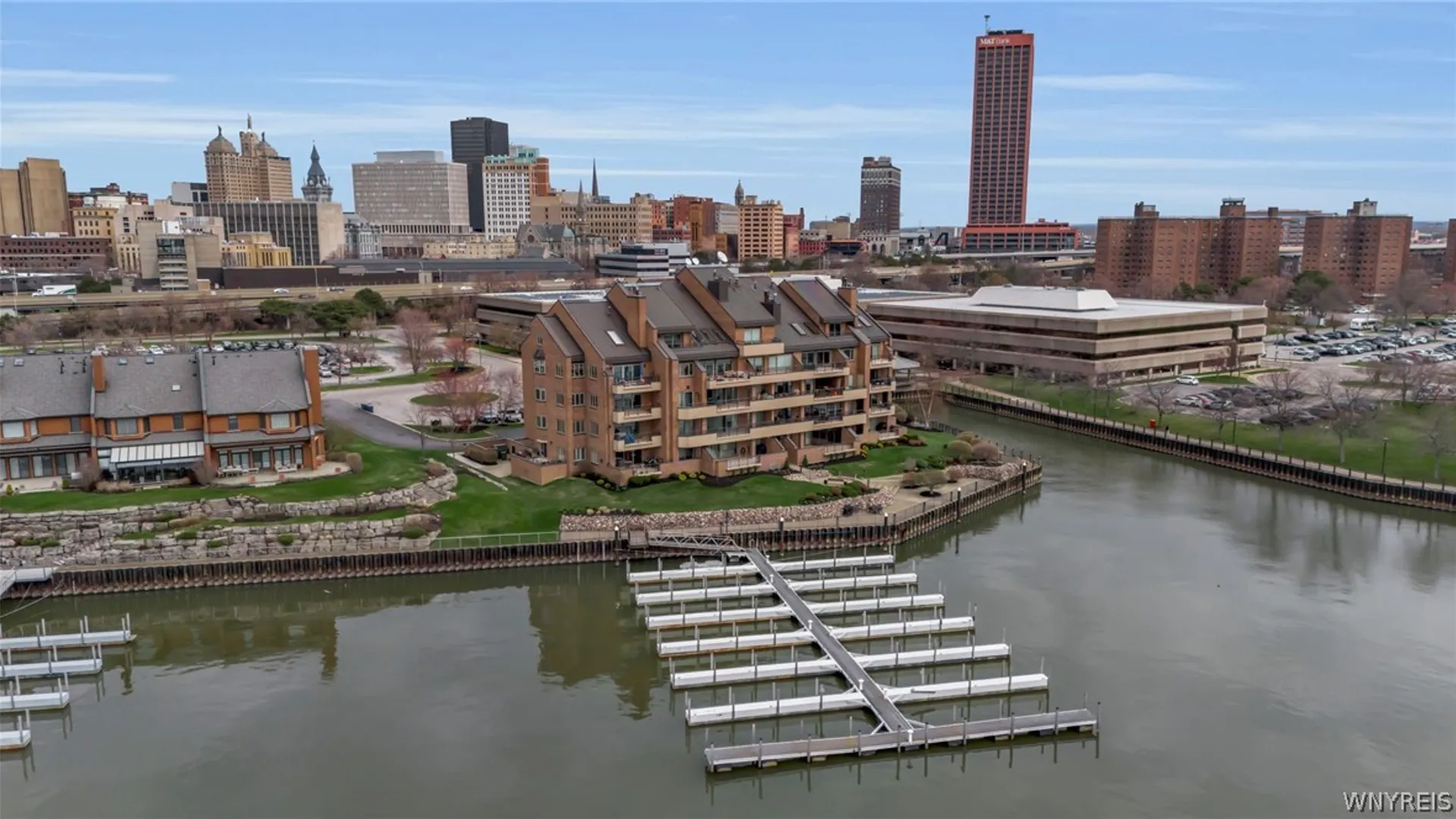 Property at 40 Waterfront Circle, Buffalo, NY 14202 32