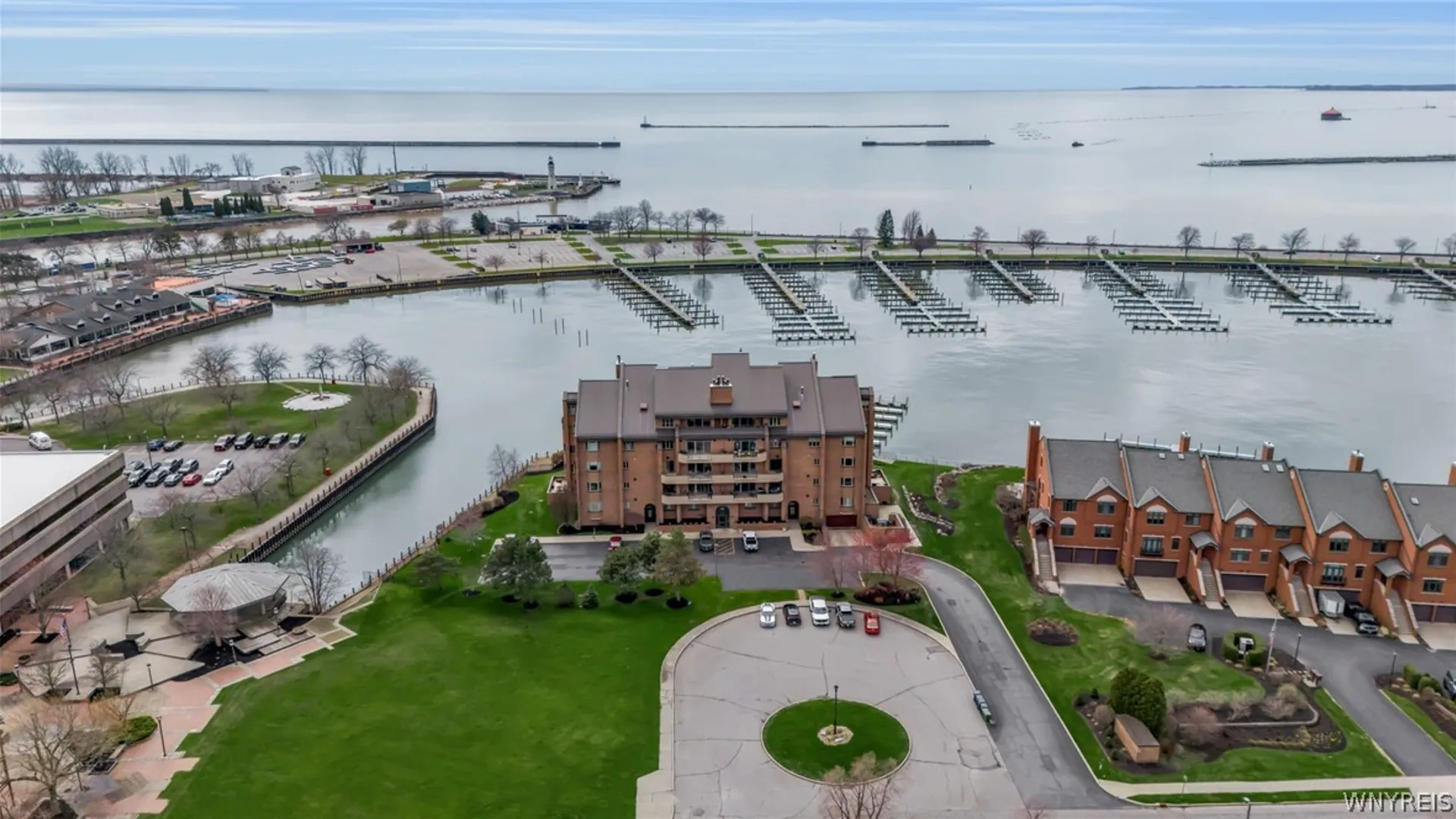 Property at 40 Waterfront Circle, Buffalo, NY 14202 36