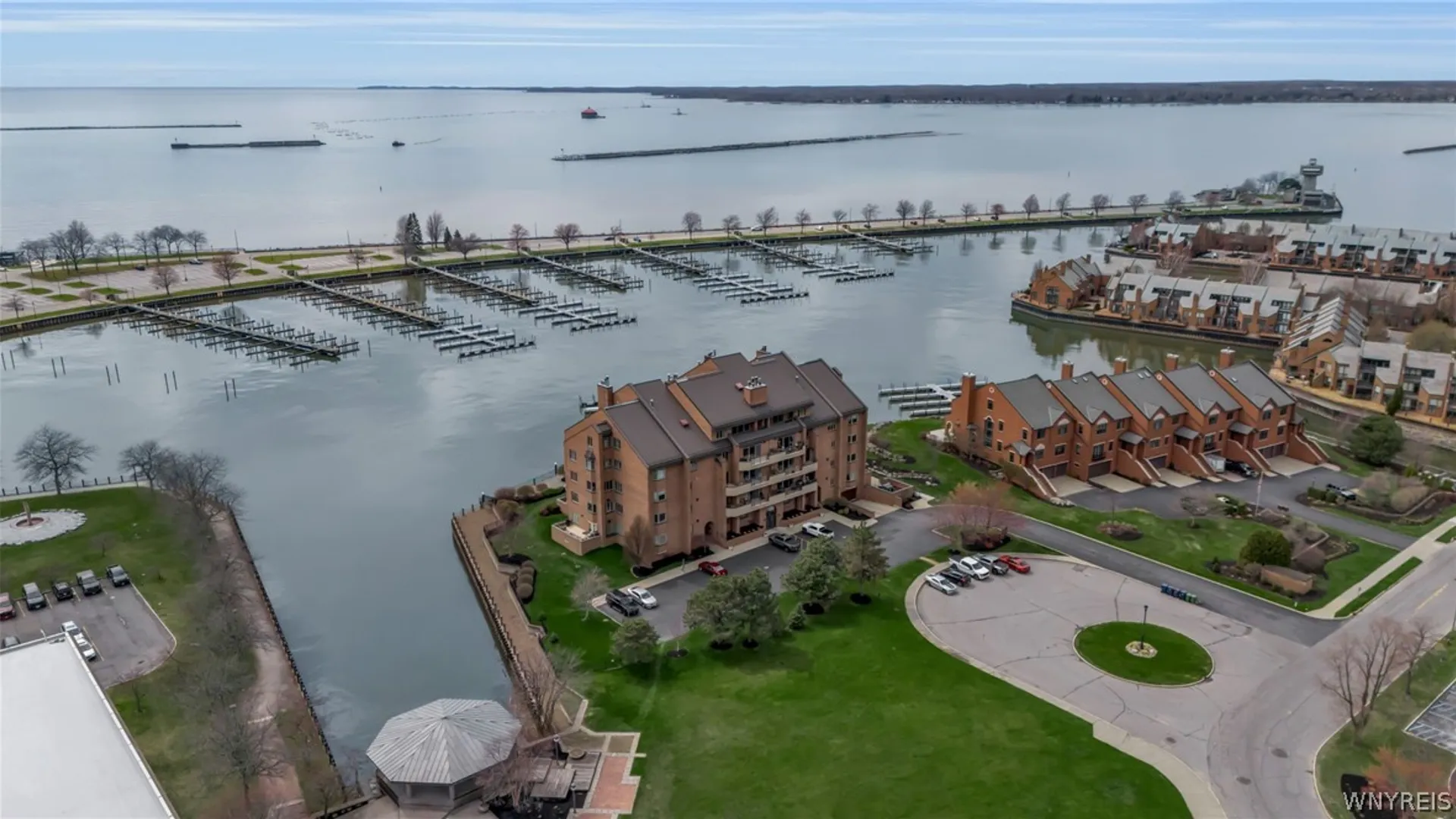 Property at 40 Waterfront Circle, Buffalo, NY 14202 37