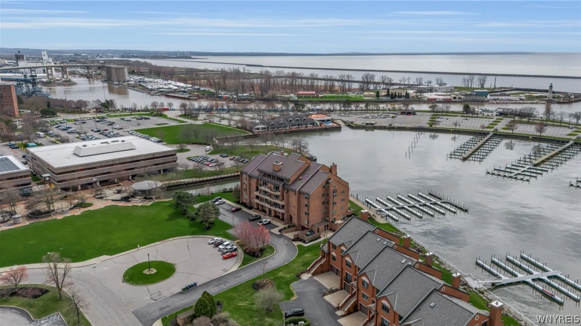 Property at 40 Waterfront Circle, Buffalo, NY 14202 38