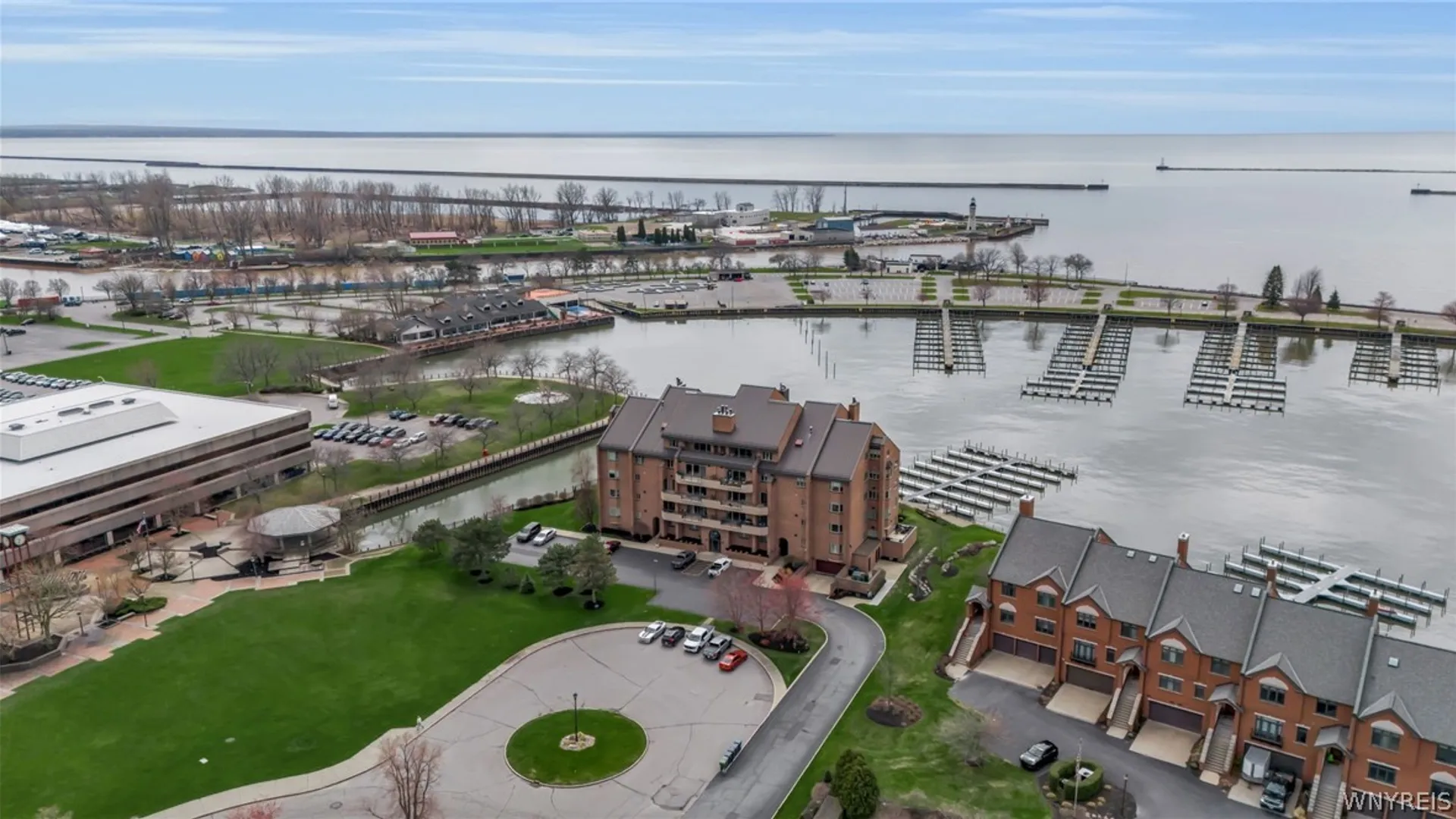 Property at 40 Waterfront Circle, Buffalo, NY 14202 39