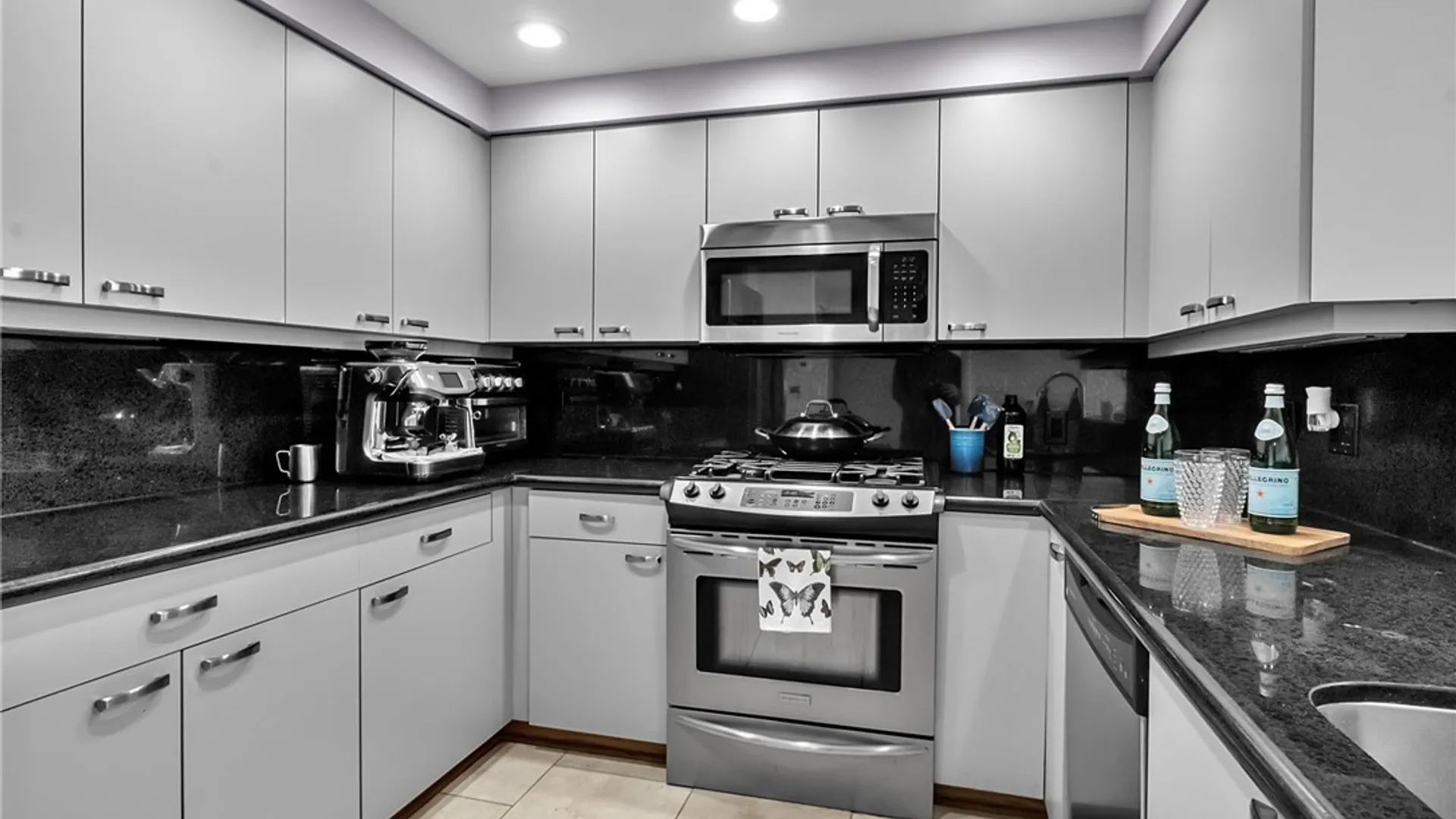 Property at 40 Waterfront Circle, Buffalo, NY 14202 5