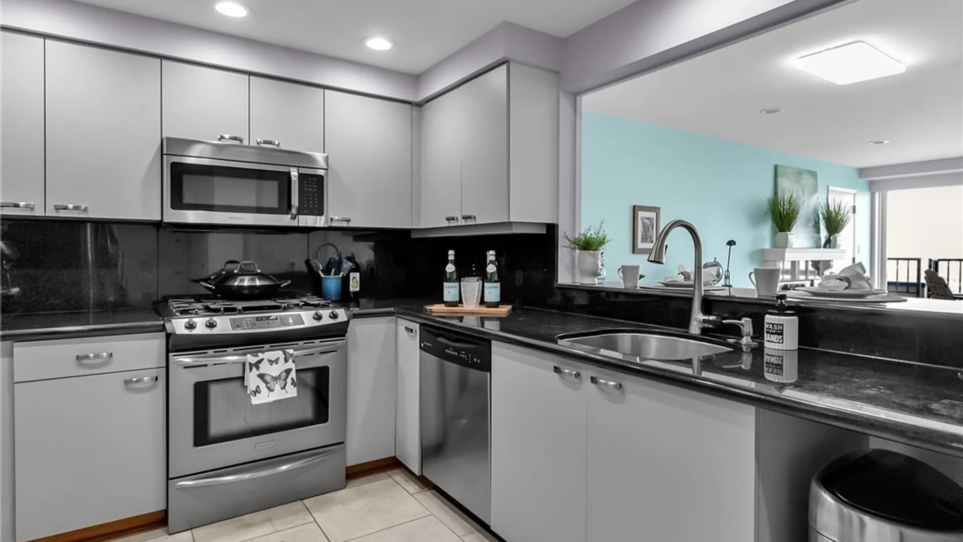 Property at 40 Waterfront Circle, Buffalo, NY 14202 8