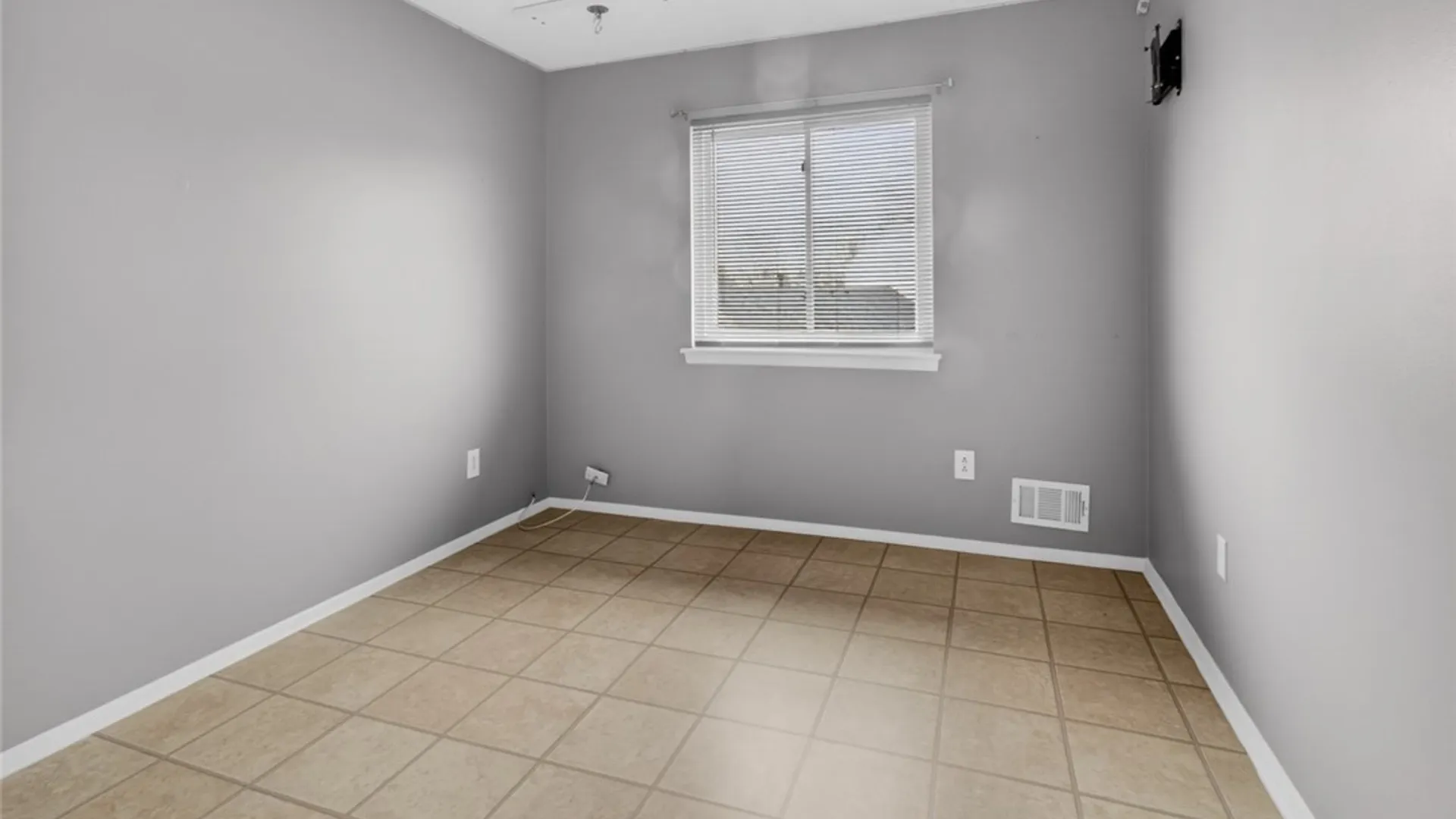 Property at 93 Windsorshire Drive, Ogden, NY 14624 30