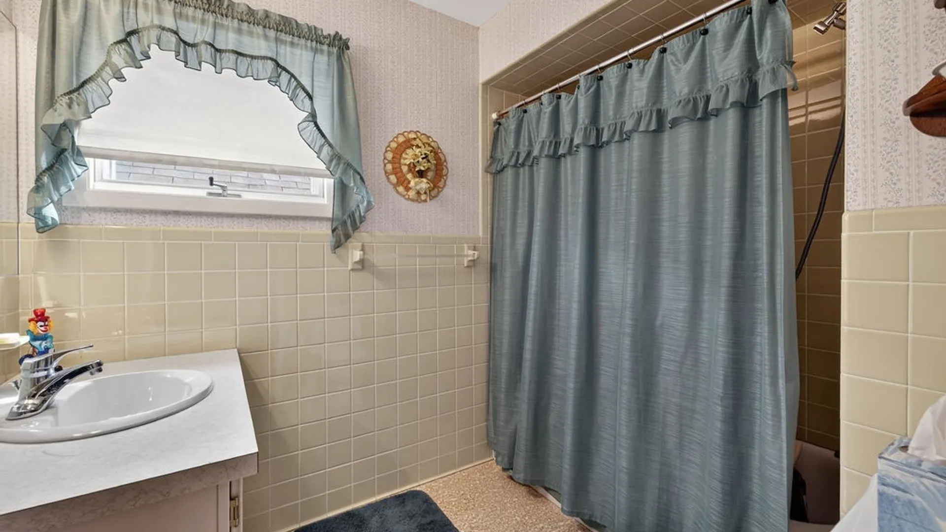 Property at 210 Freeman Avenue, Geddes, NY 13209 40