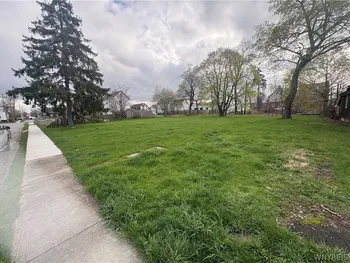 39 Sanford Street, Buffalo, NY 14214