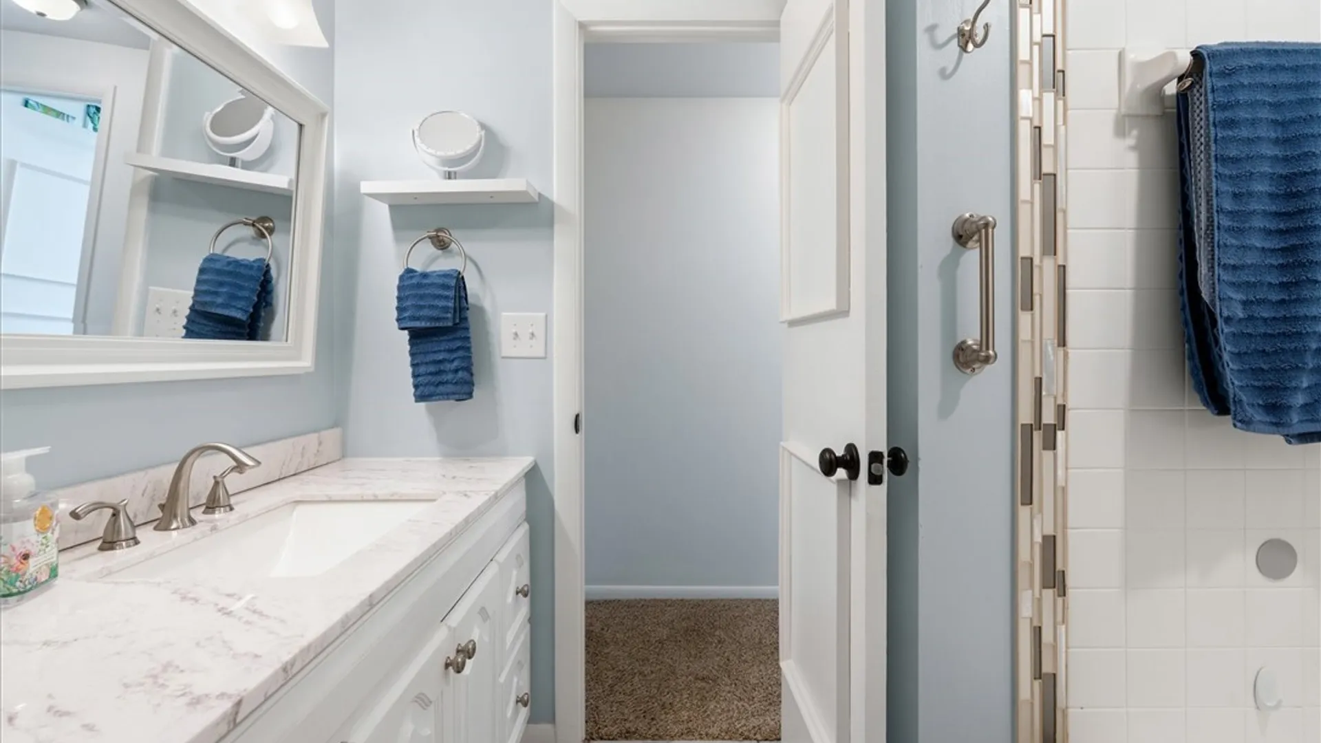 Property at 8412 Sextant Drive, Clay, NY 13027 24