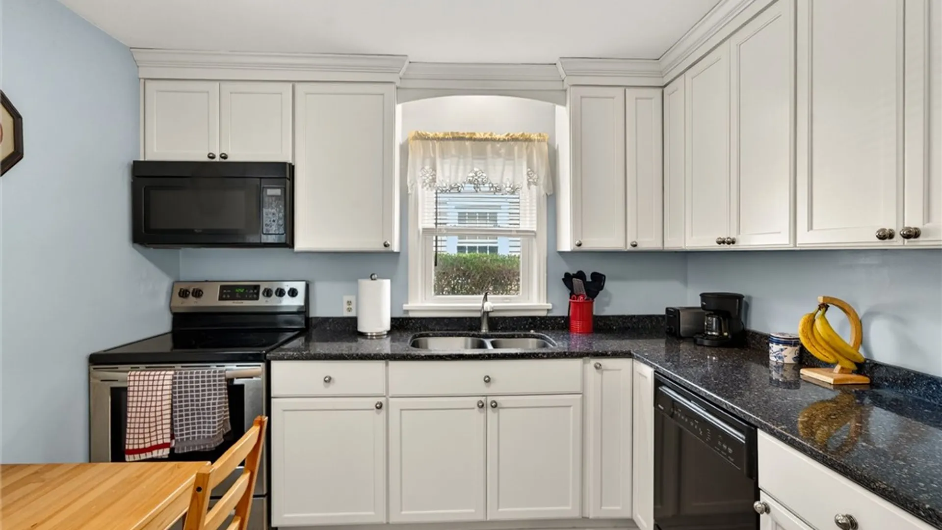 Property at 75 Park Lane, Brighton, NY 14625 18