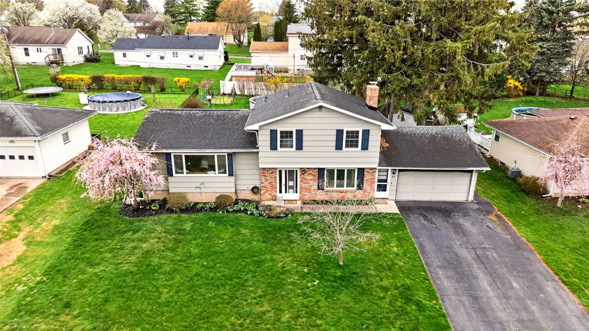 Property at 25 Andrea Lane, Irondequoit, NY 14609 3