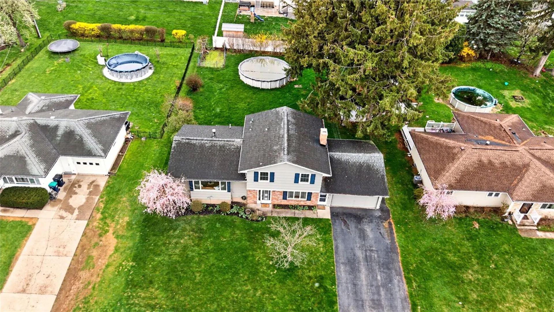 Property at 25 Andrea Lane, Irondequoit, NY 14609 32