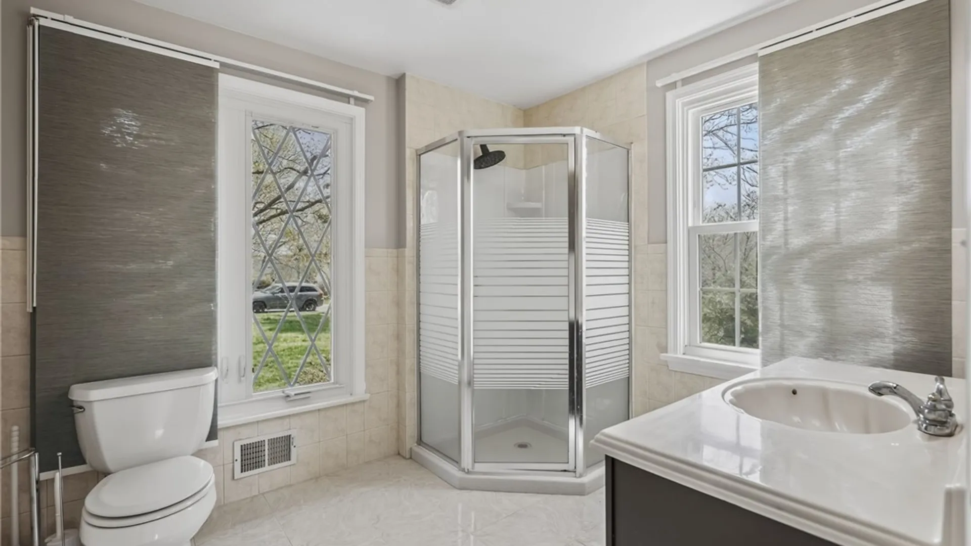 Property at 5 Chesham Way, Perinton, NY 14450 17