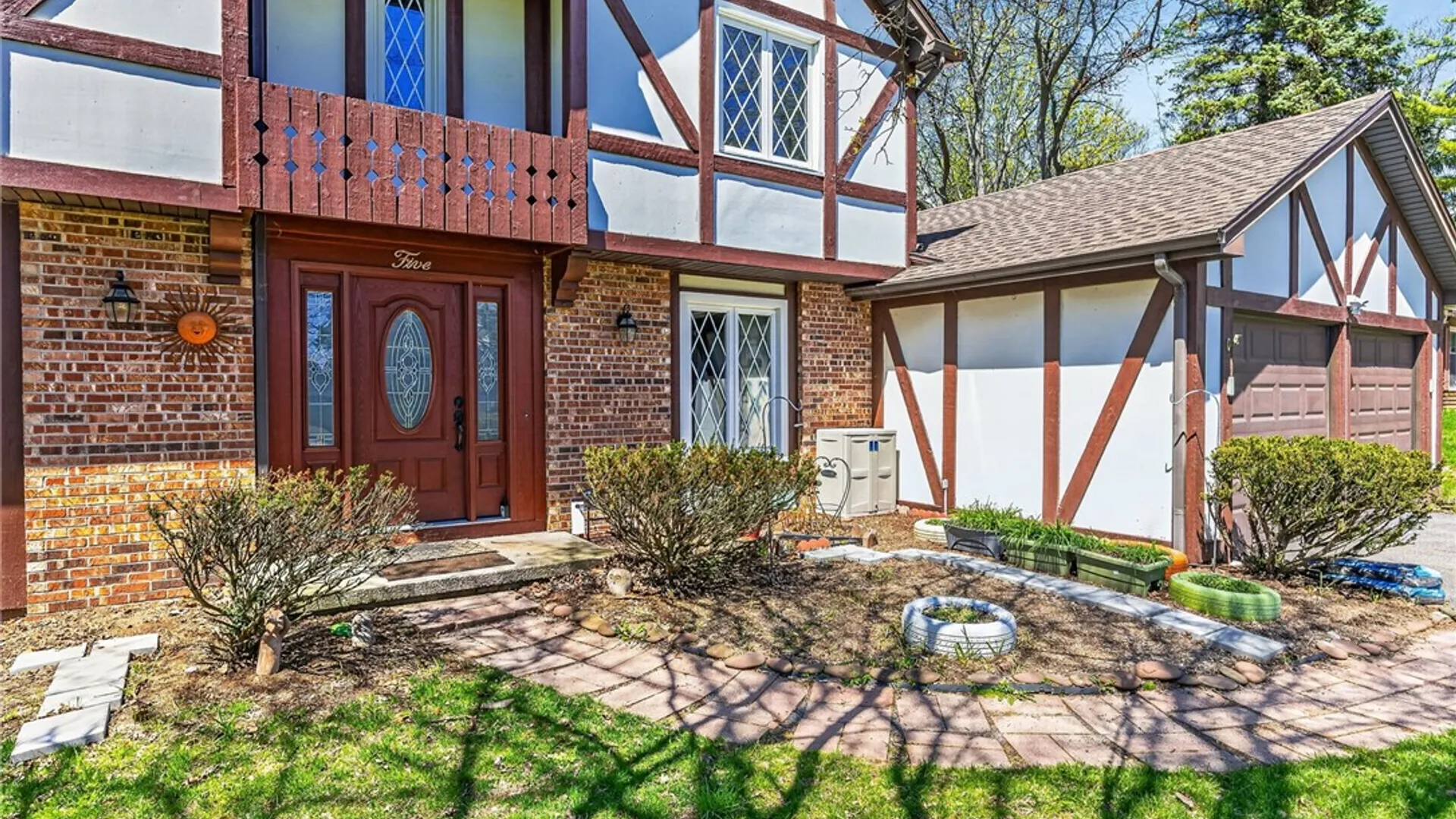 Property at 5 Chesham Way, Perinton, NY 14450 2