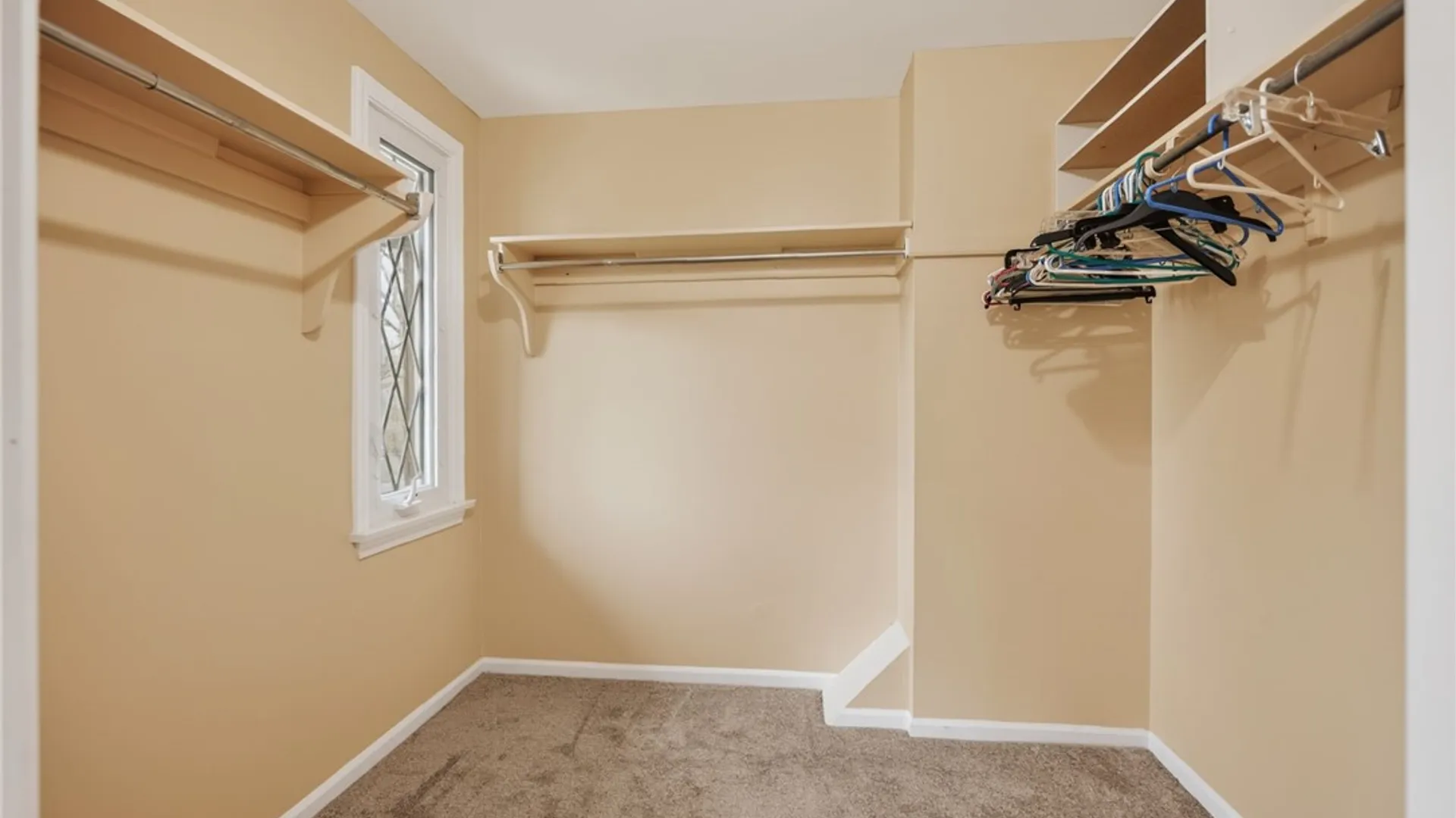 Property at 5 Chesham Way, Perinton, NY 14450 21