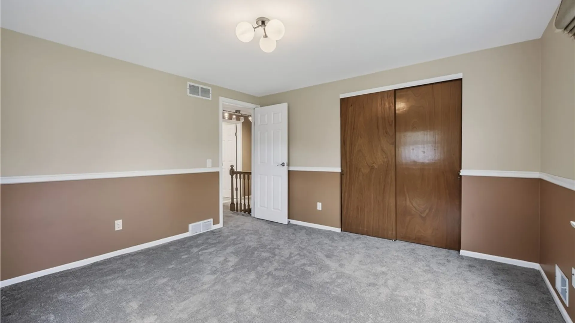 Property at 5 Chesham Way, Perinton, NY 14450 27