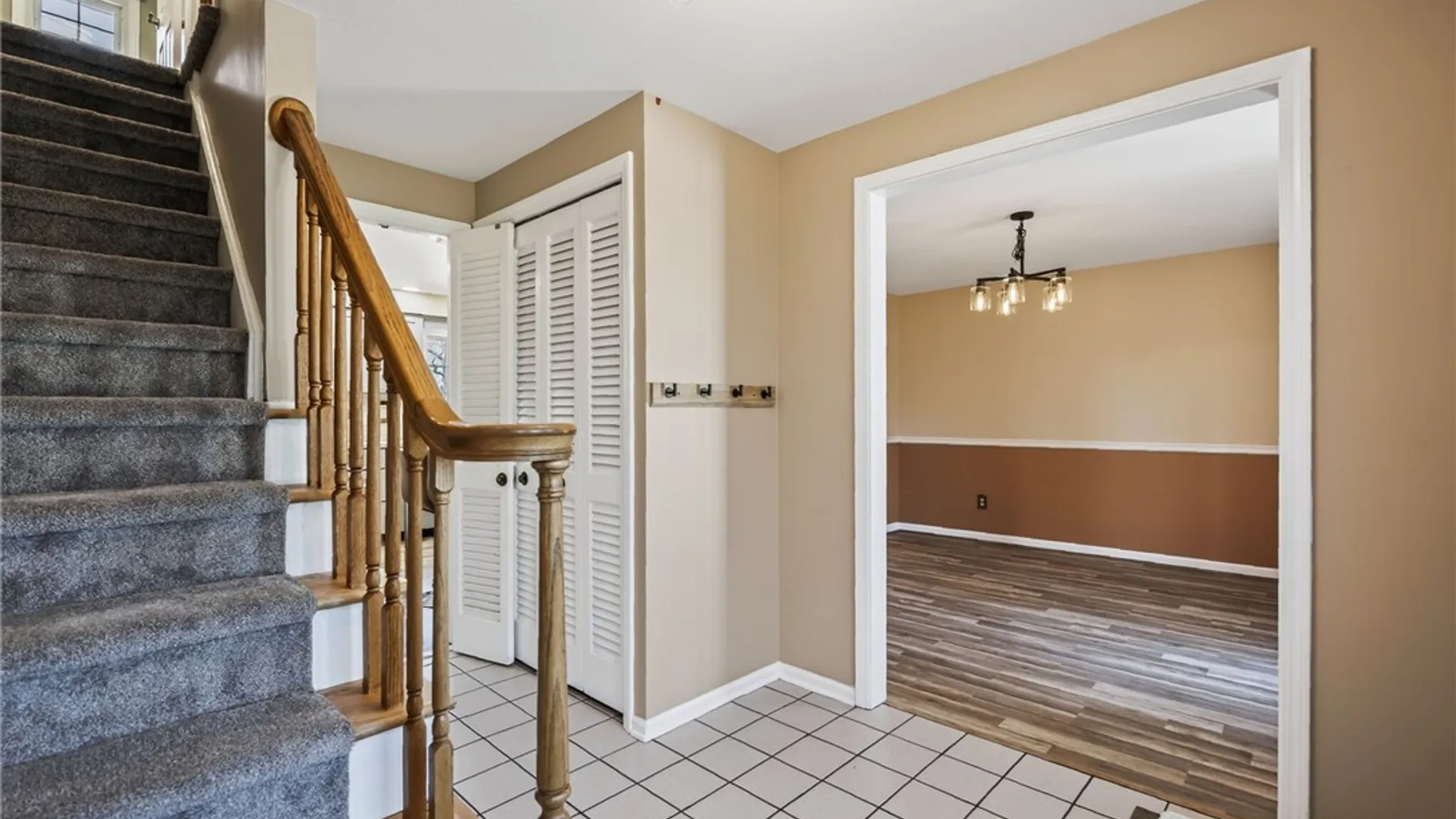 Property at 5 Chesham Way, Perinton, NY 14450 3