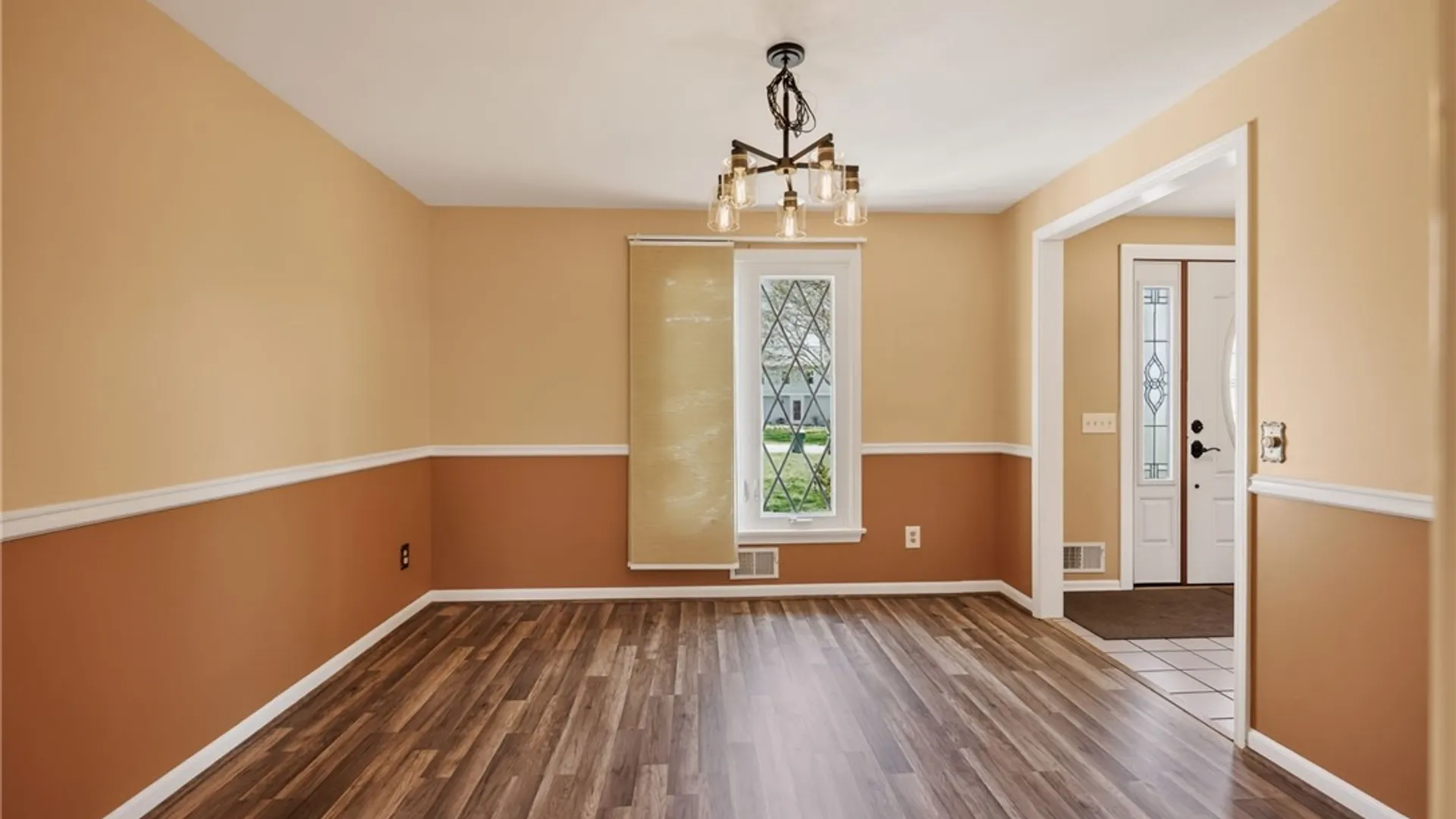 Property at 5 Chesham Way, Perinton, NY 14450 4