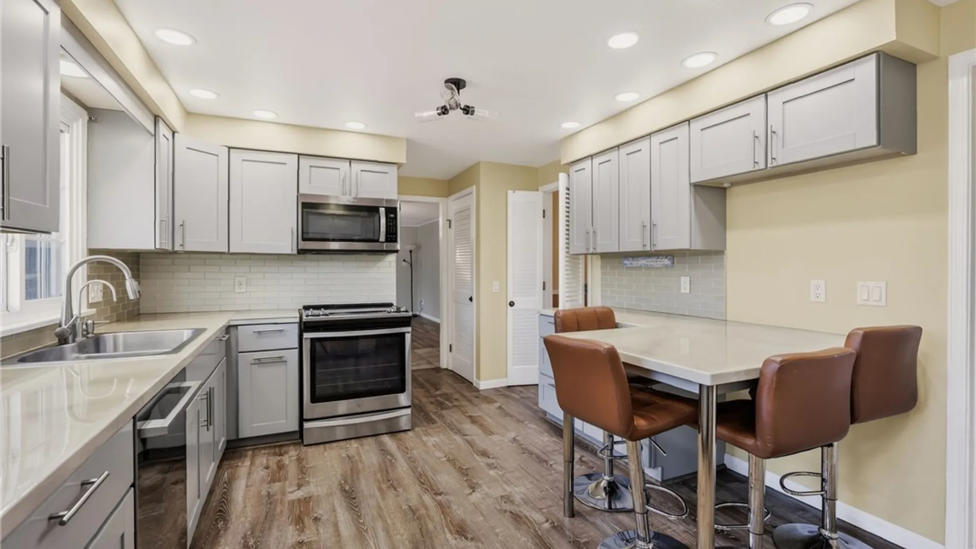 Property at 5 Chesham Way, Perinton, NY 14450 7