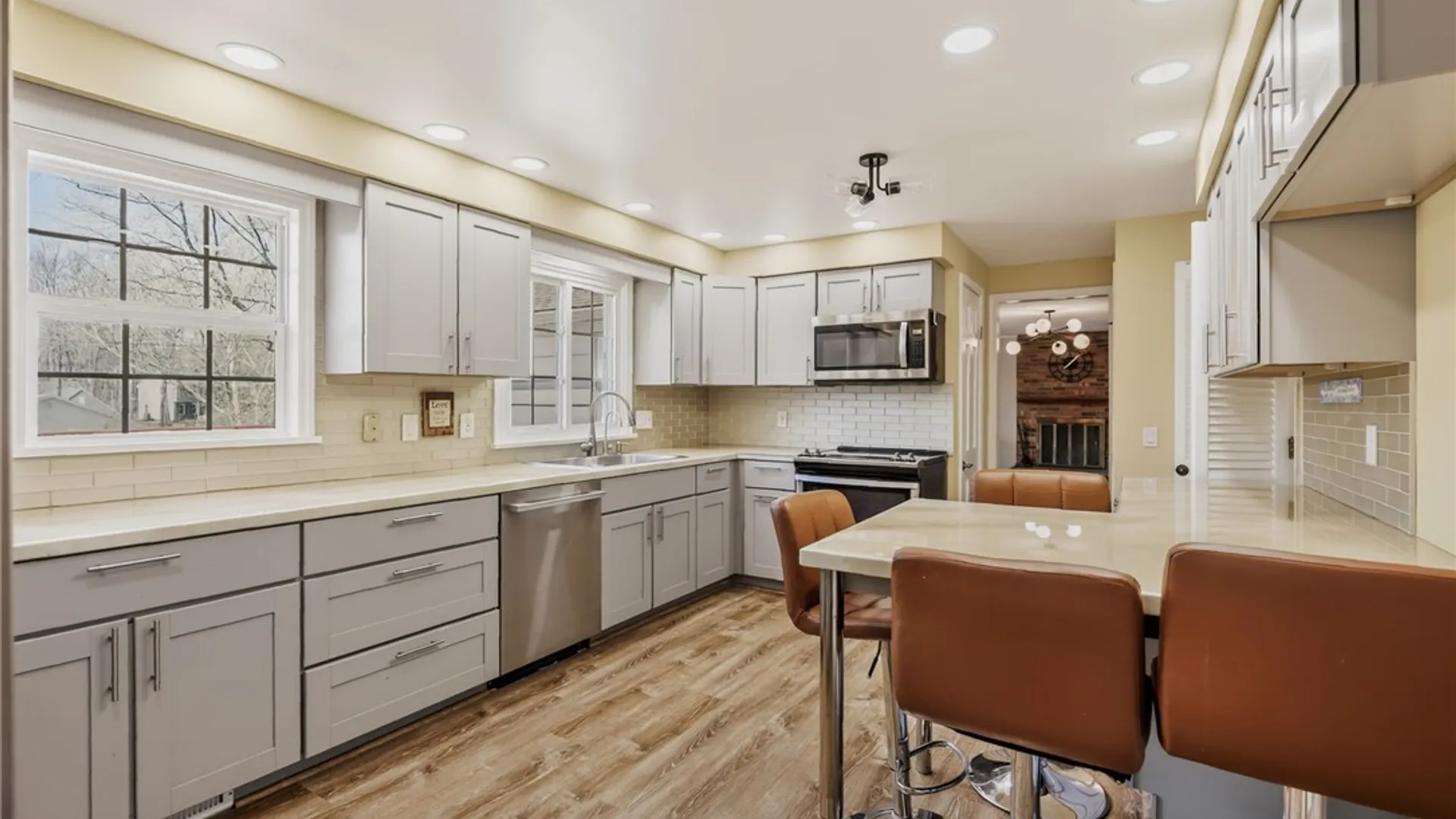 Property at 5 Chesham Way, Perinton, NY 14450 8