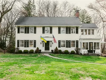 30 Harwood Lane, Pittsford, NY 14445