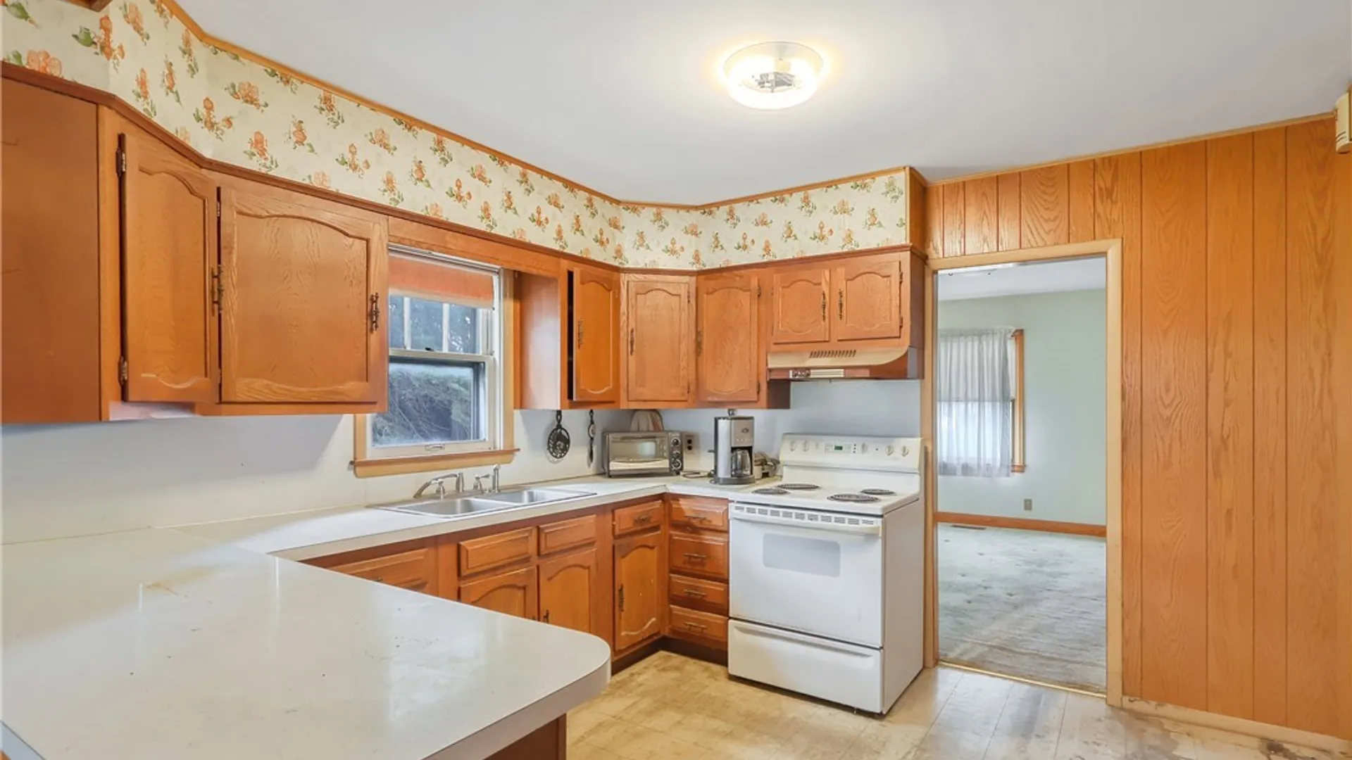 Property at 112 Gillespie Avenue, Camillus, NY 13219 13