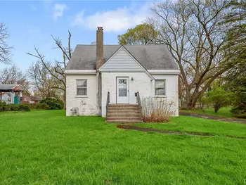 Property at 112 Gillespie Avenue, Camillus, NY 13219