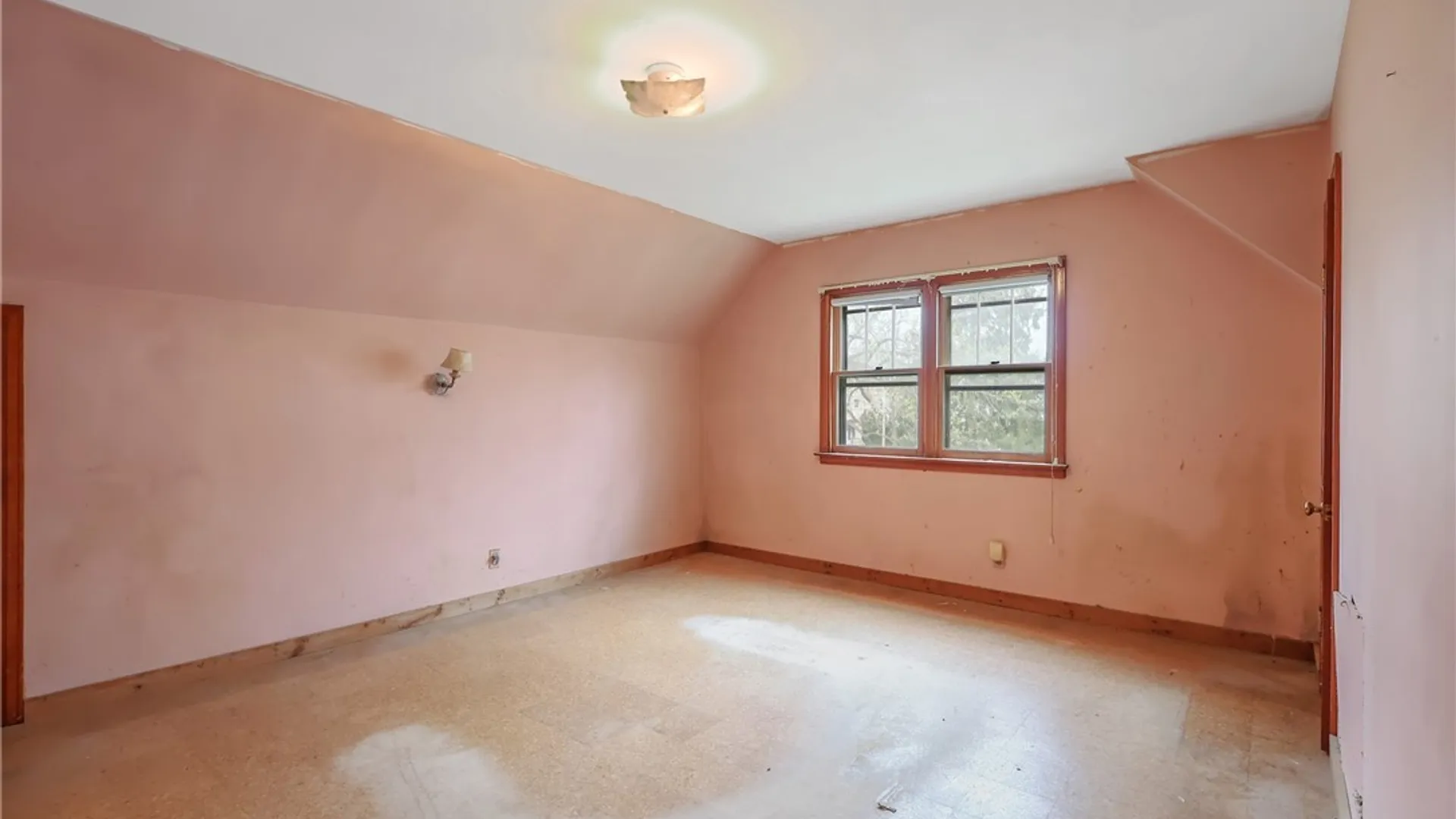 Property at 112 Gillespie Avenue, Camillus, NY 13219 22