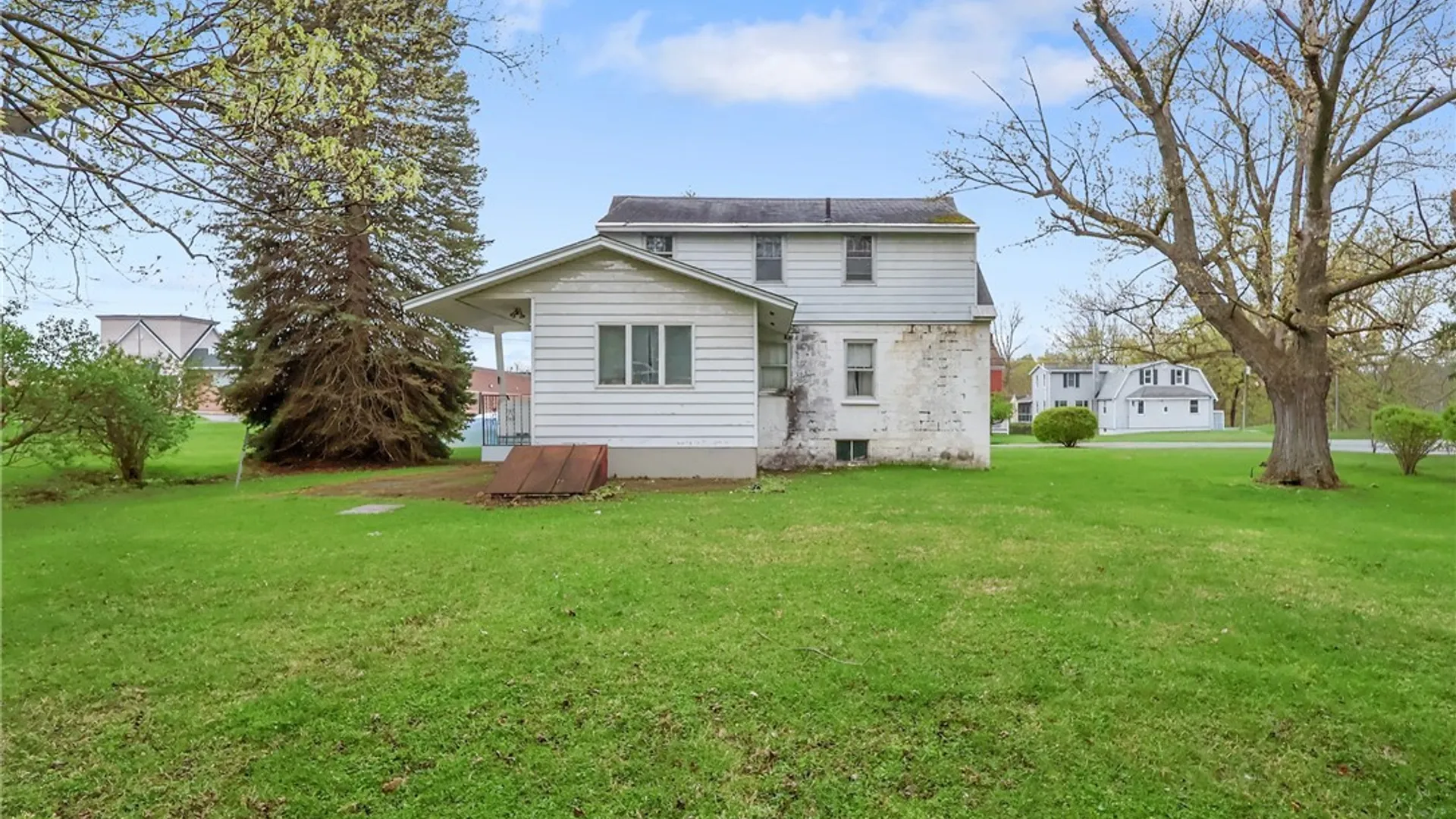 Property at 112 Gillespie Avenue, Camillus, NY 13219 24