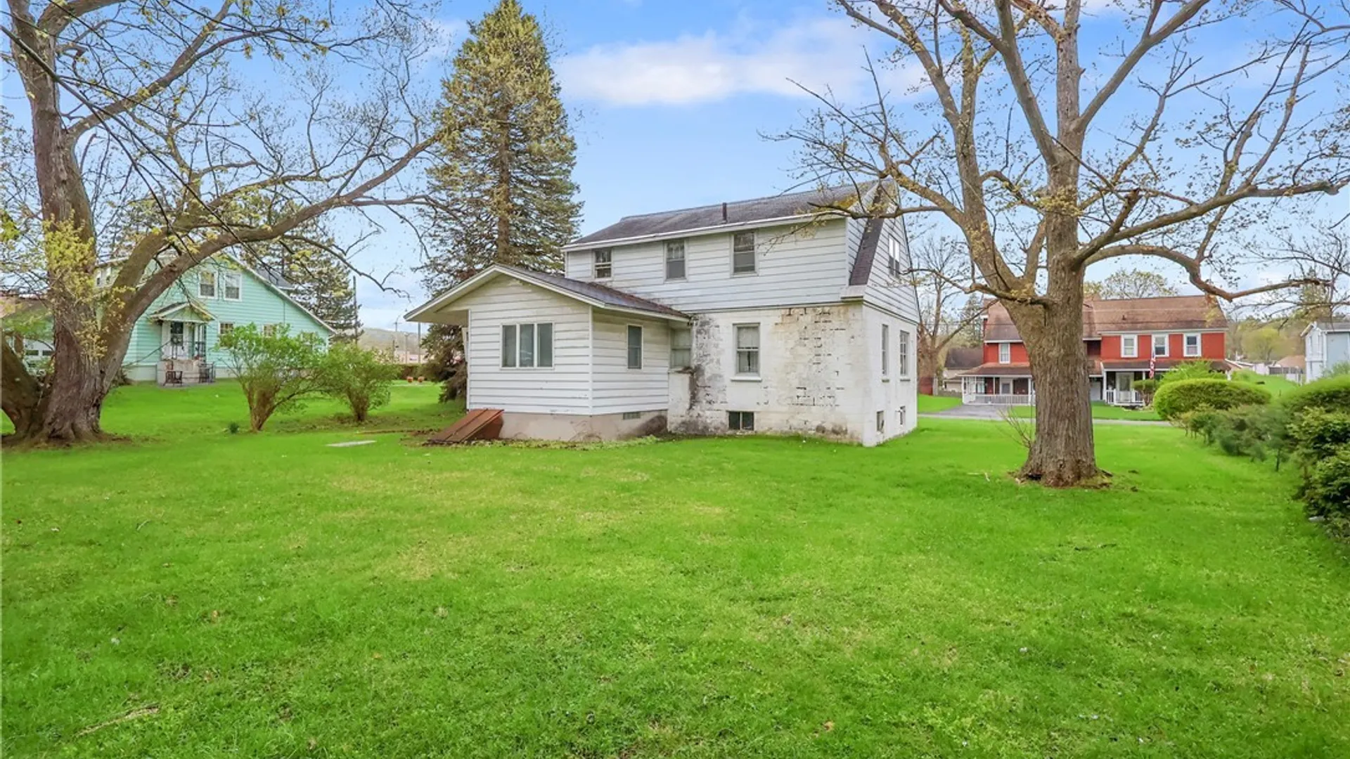 Property at 112 Gillespie Avenue, Camillus, NY 13219 25