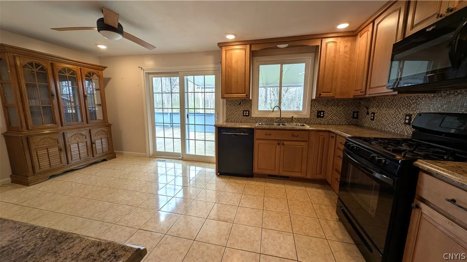 Property at 5068 Hackberry Lane, Clay, NY 13041 3