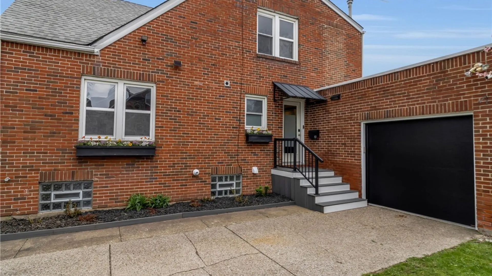 Property at 87 Lynncrest, Cheektowaga, NY 14225 4