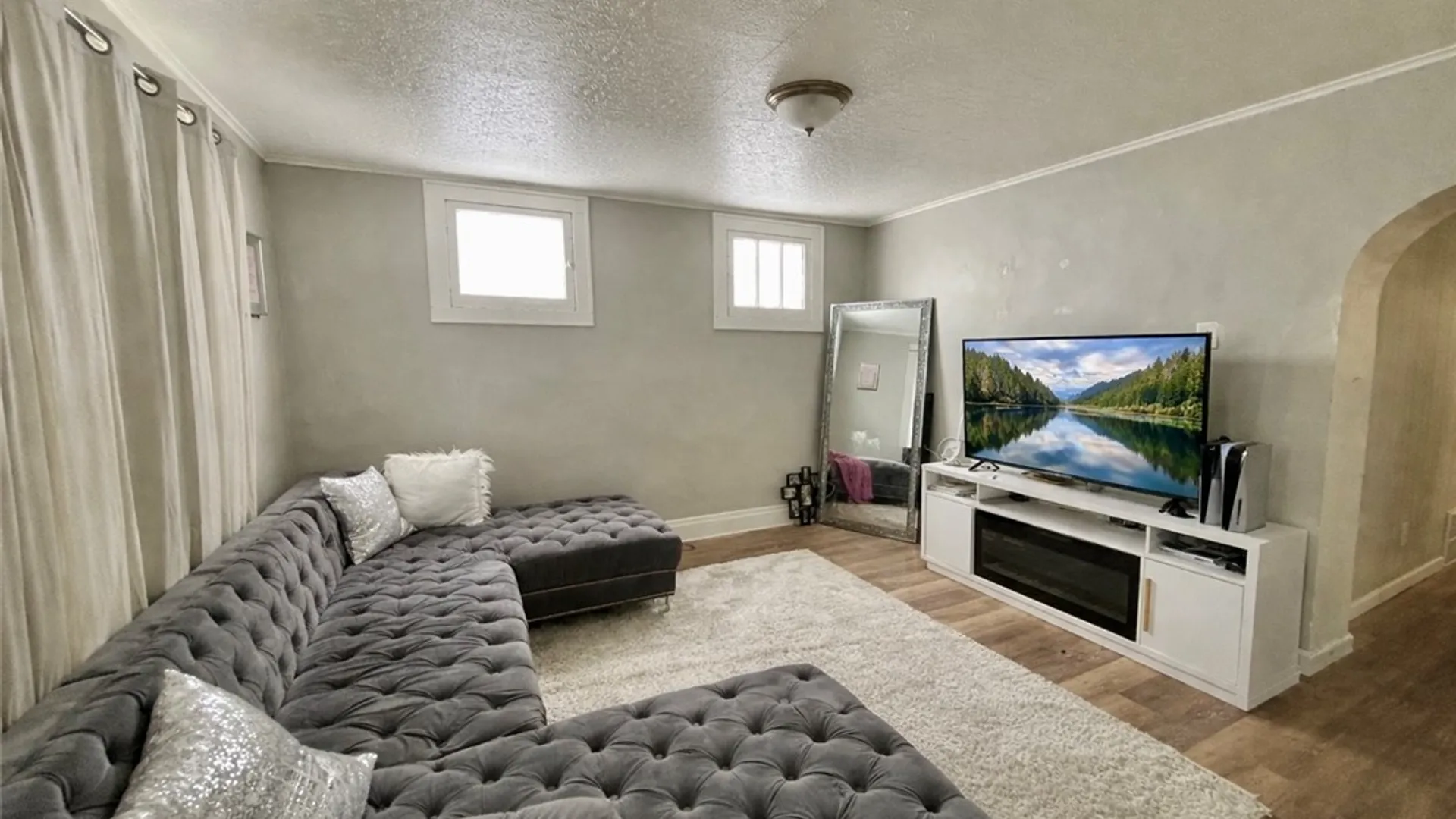 Property at 347 Ludington St, Buffalo, NY 14206 3