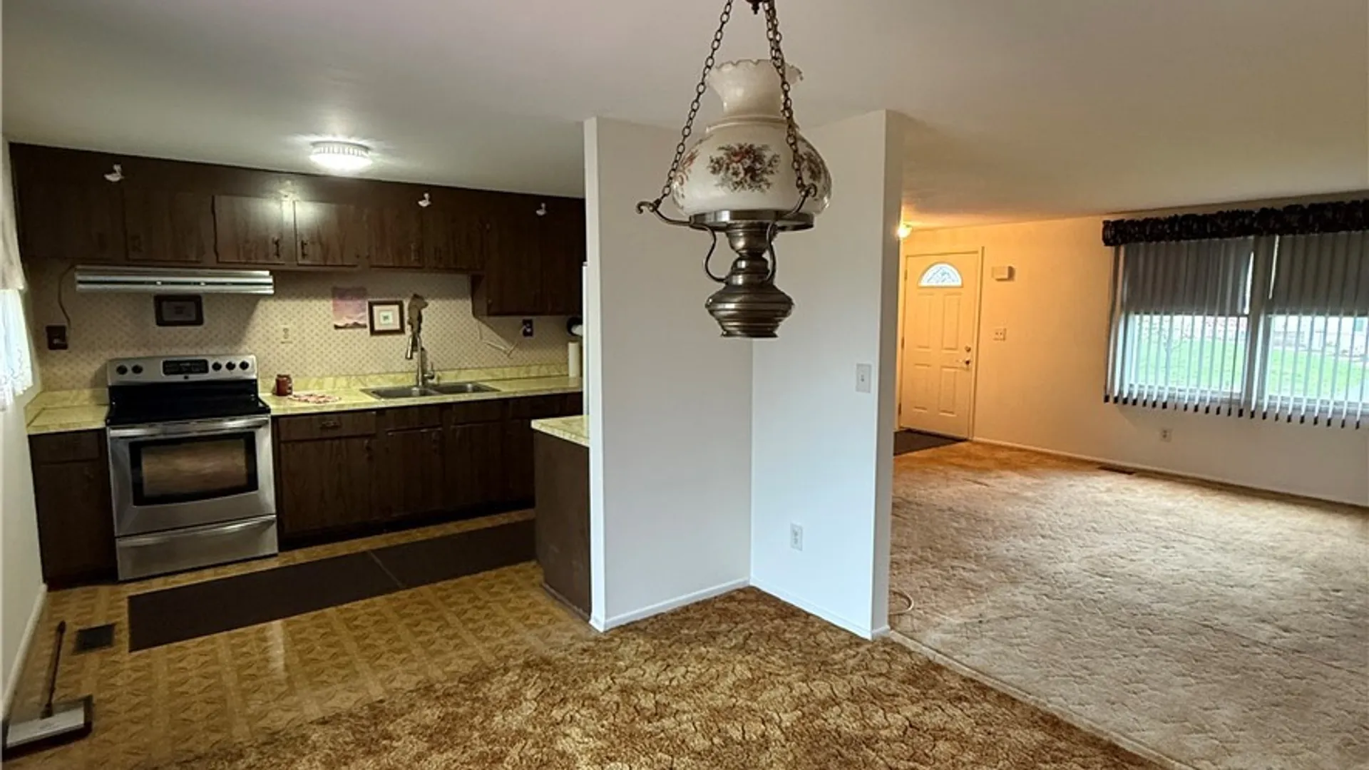 Property at 4306 Amblewood Lane, Clay, NY 13041 10