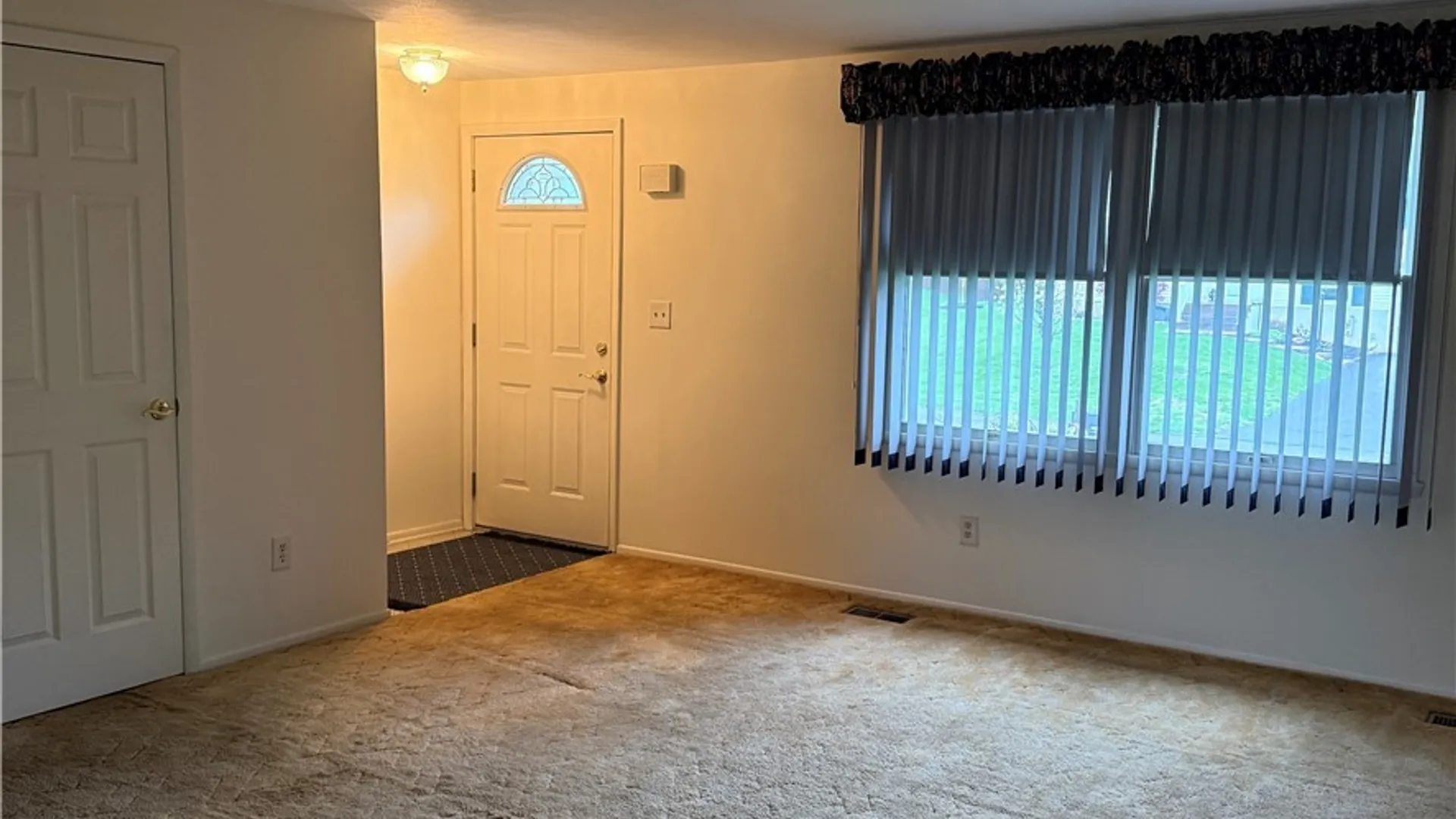 Property at 4306 Amblewood Lane, Clay, NY 13041 3