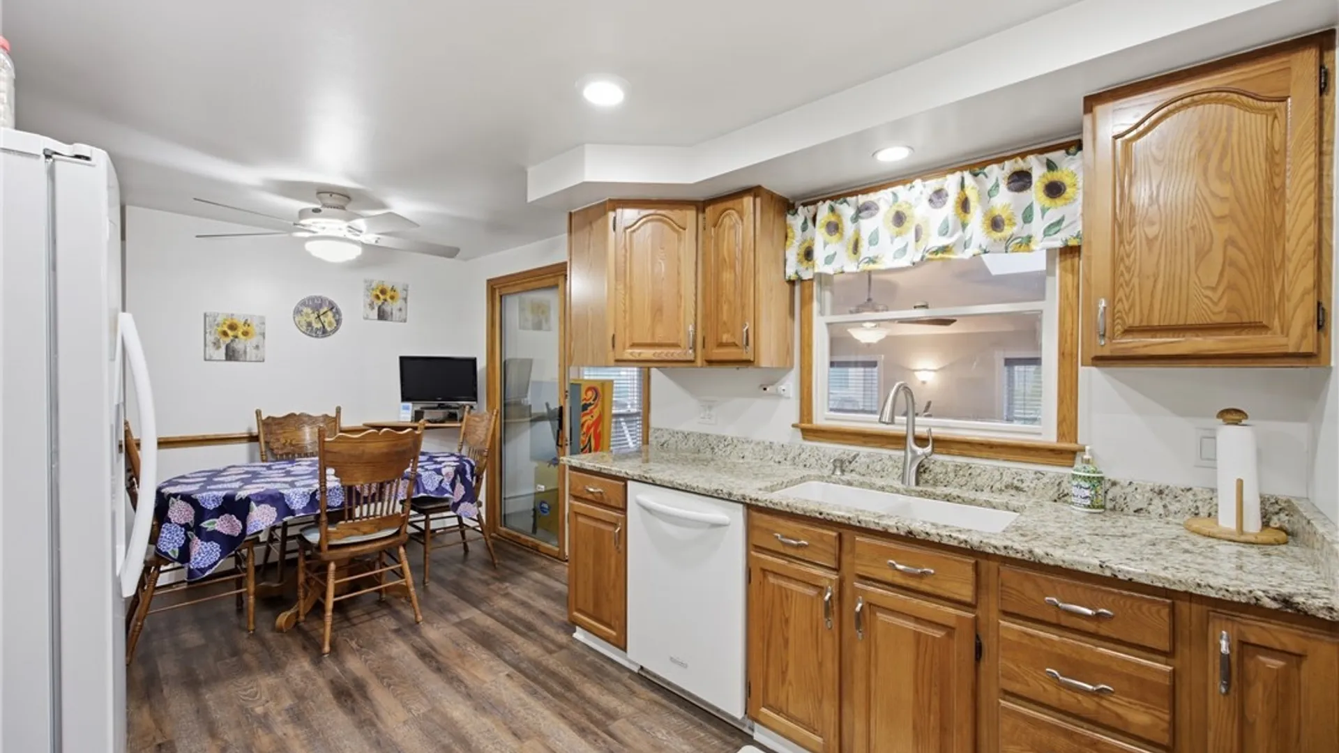 Property at 379 Vine Lane, Amherst, NY 14228 18