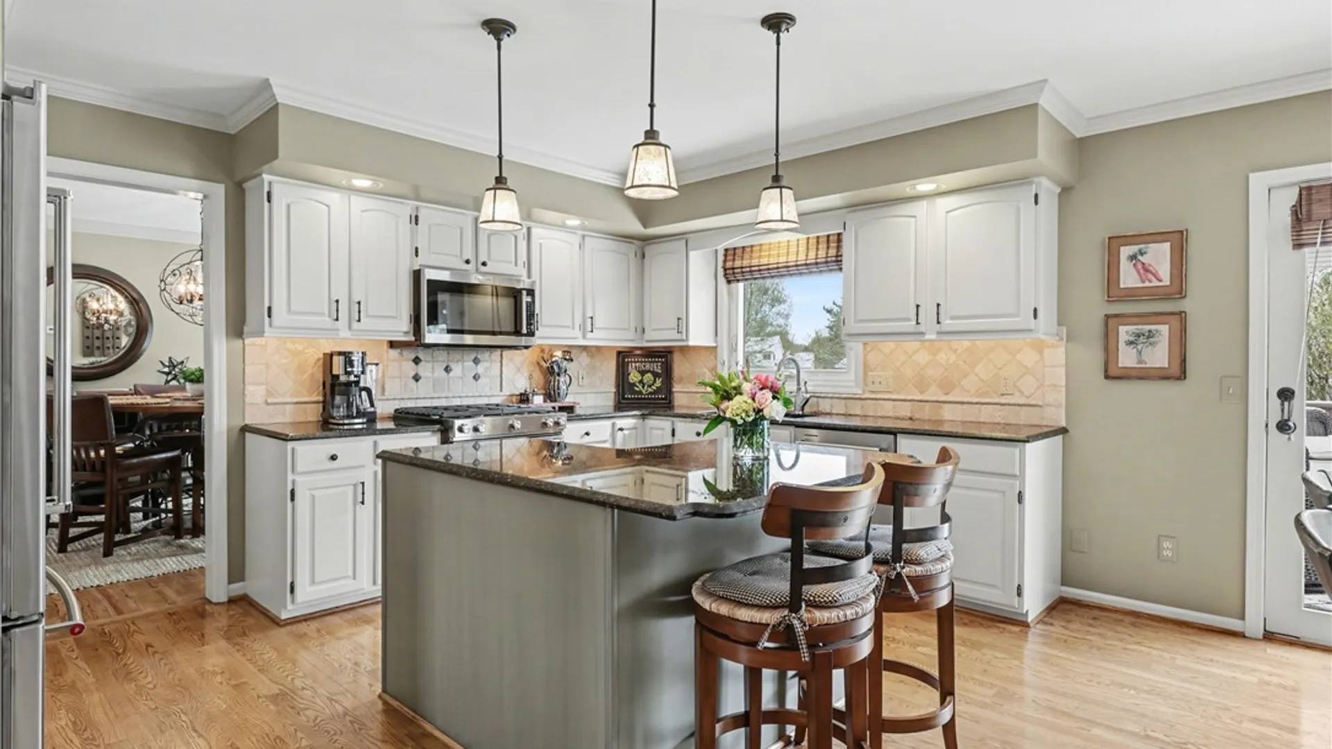 Property at 8 Wayshire Drive, Penfield, NY 14526 9