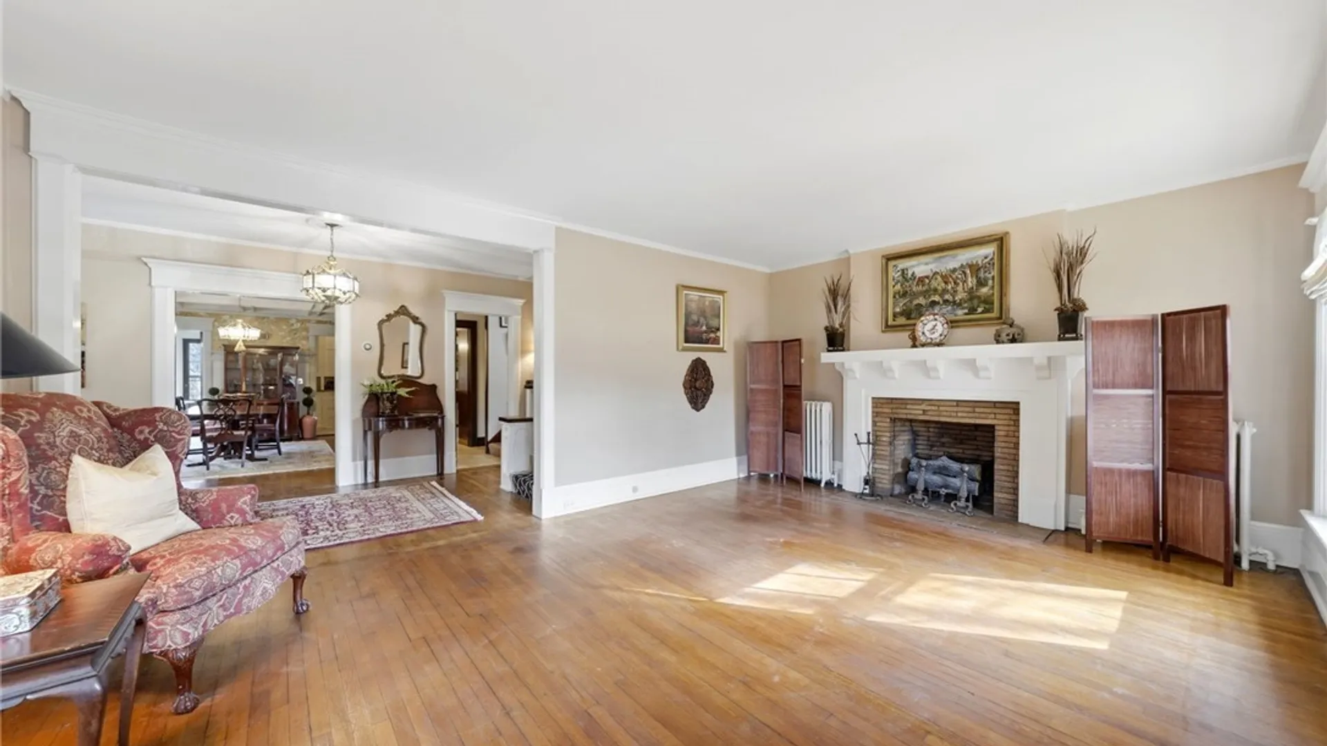 Property at 82 Bidwell Parkway, Buffalo, NY 14222 14