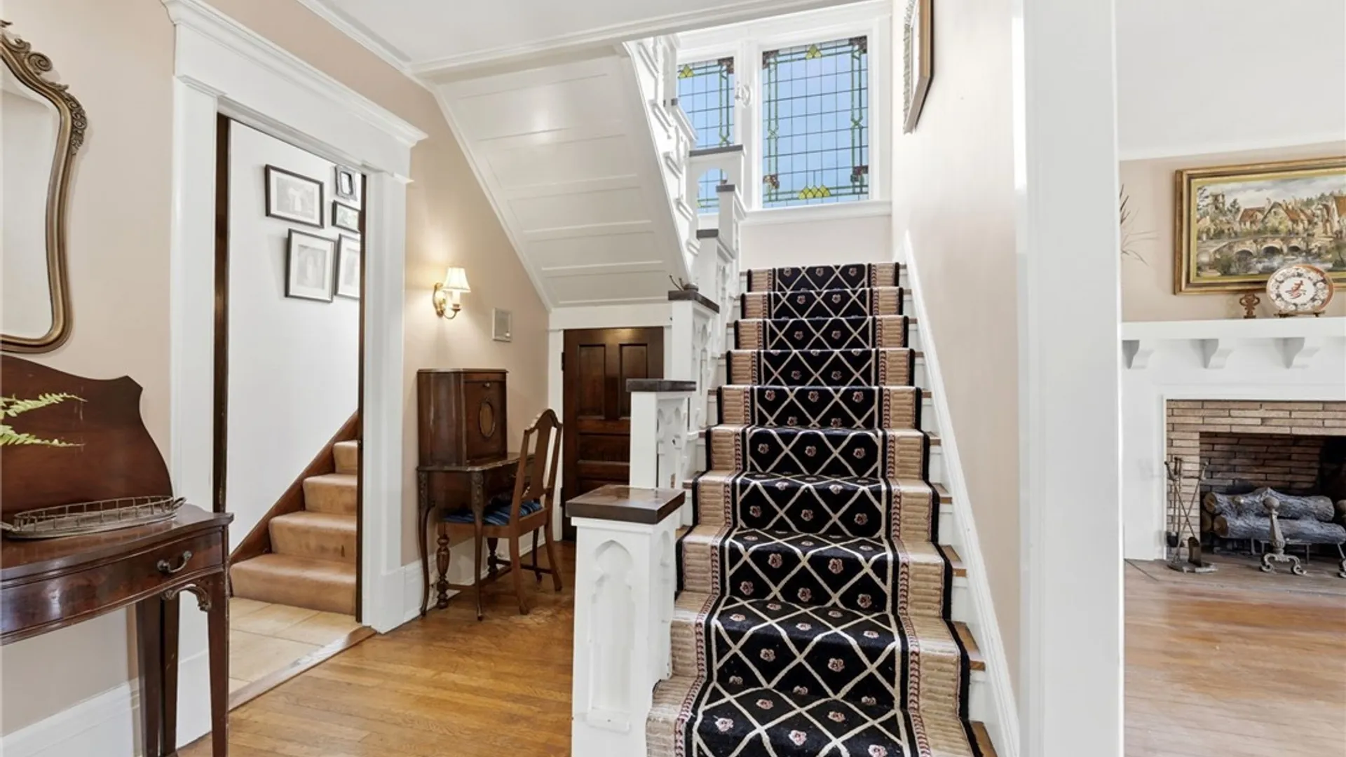Property at 82 Bidwell Parkway, Buffalo, NY 14222 8