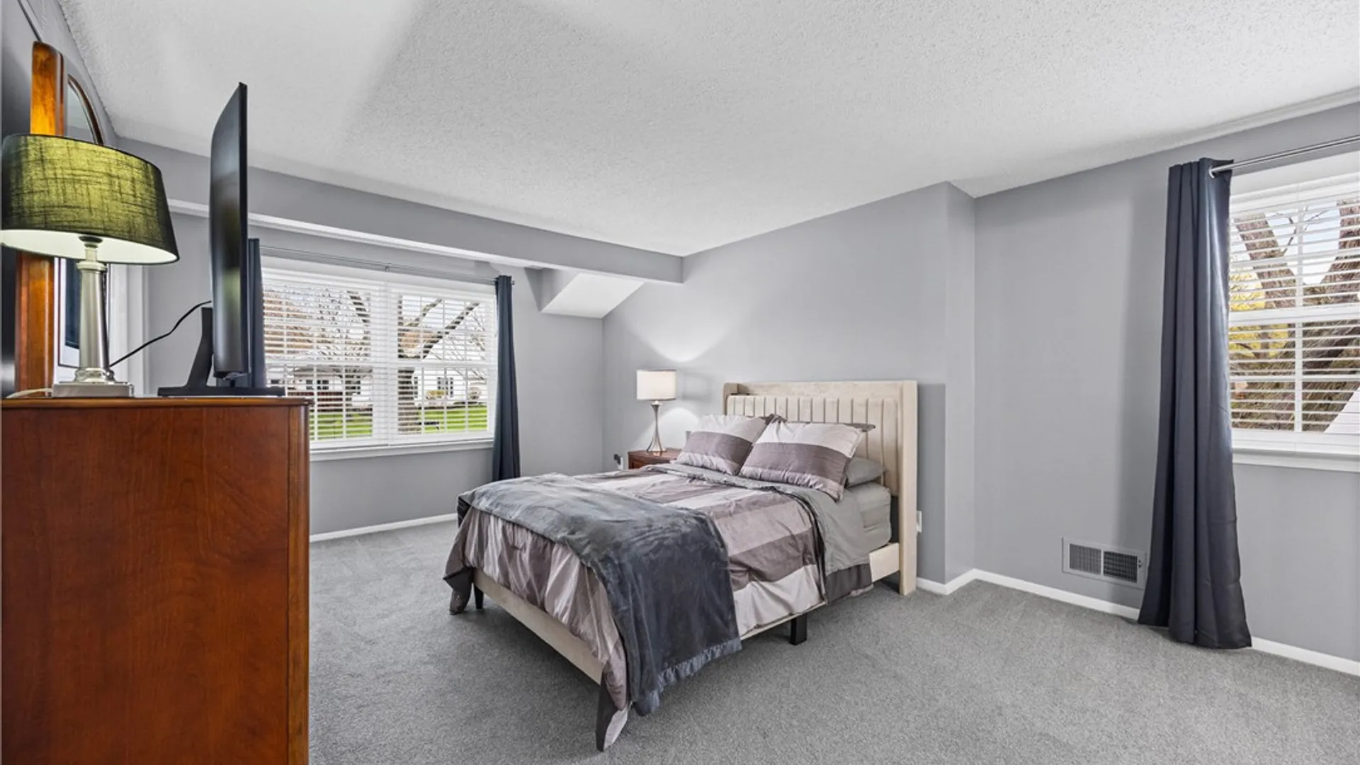 Property at 28 Blue Ridge Road, Penfield, NY 14526 26