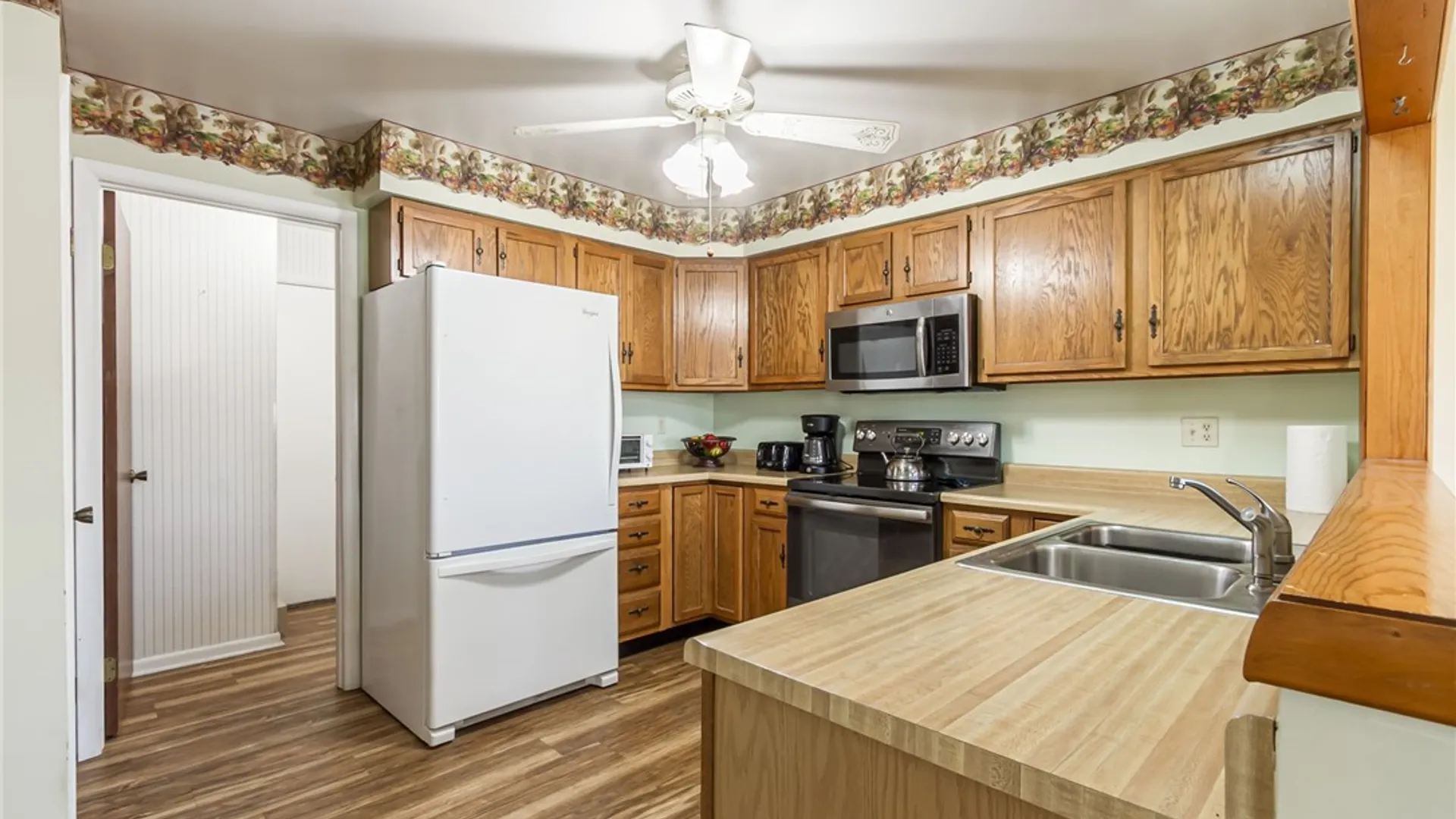 Property at 151 N Bloomfield Rd, Canandaigua City, NY 14424 14