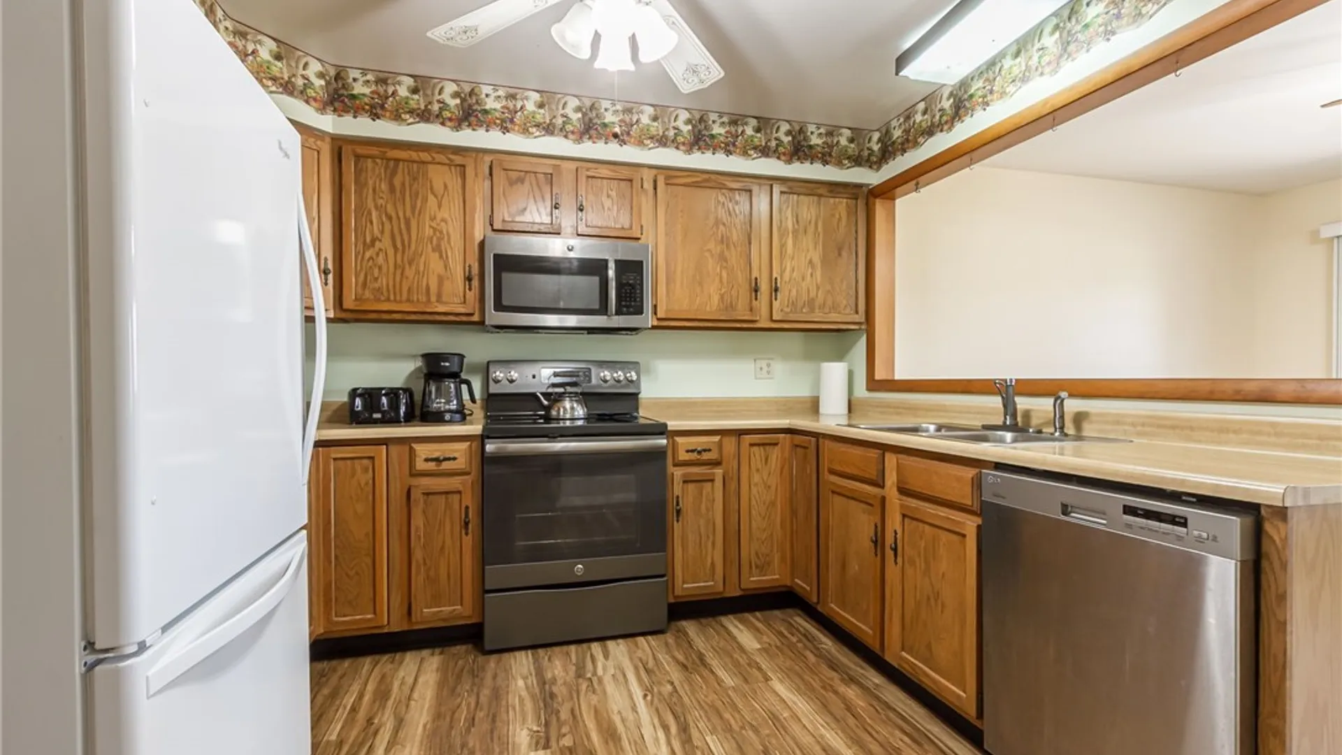 Property at 151 N Bloomfield Rd, Canandaigua City, NY 14424 16