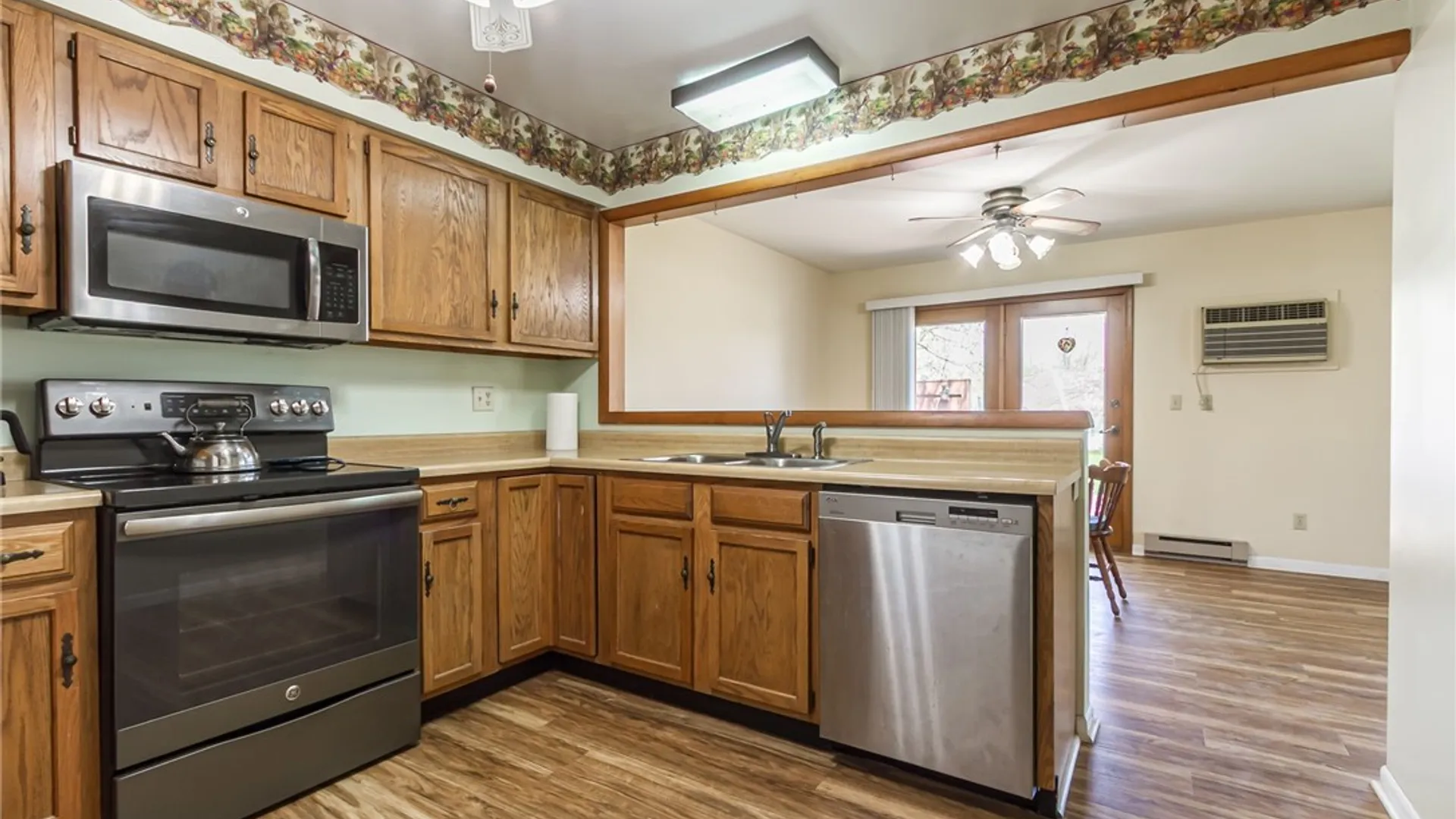 Property at 151 N Bloomfield Rd, Canandaigua City, NY 14424 17