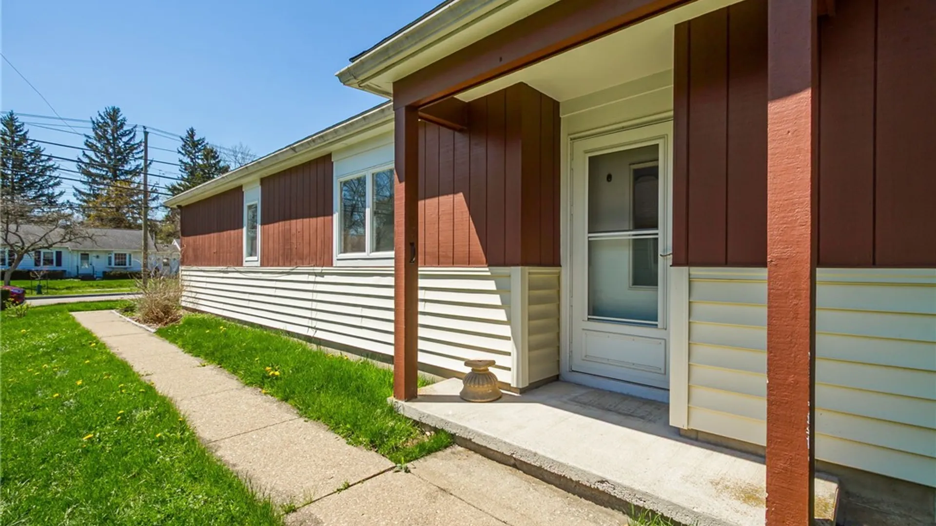 Property at 151 N Bloomfield Rd, Canandaigua City, NY 14424 2