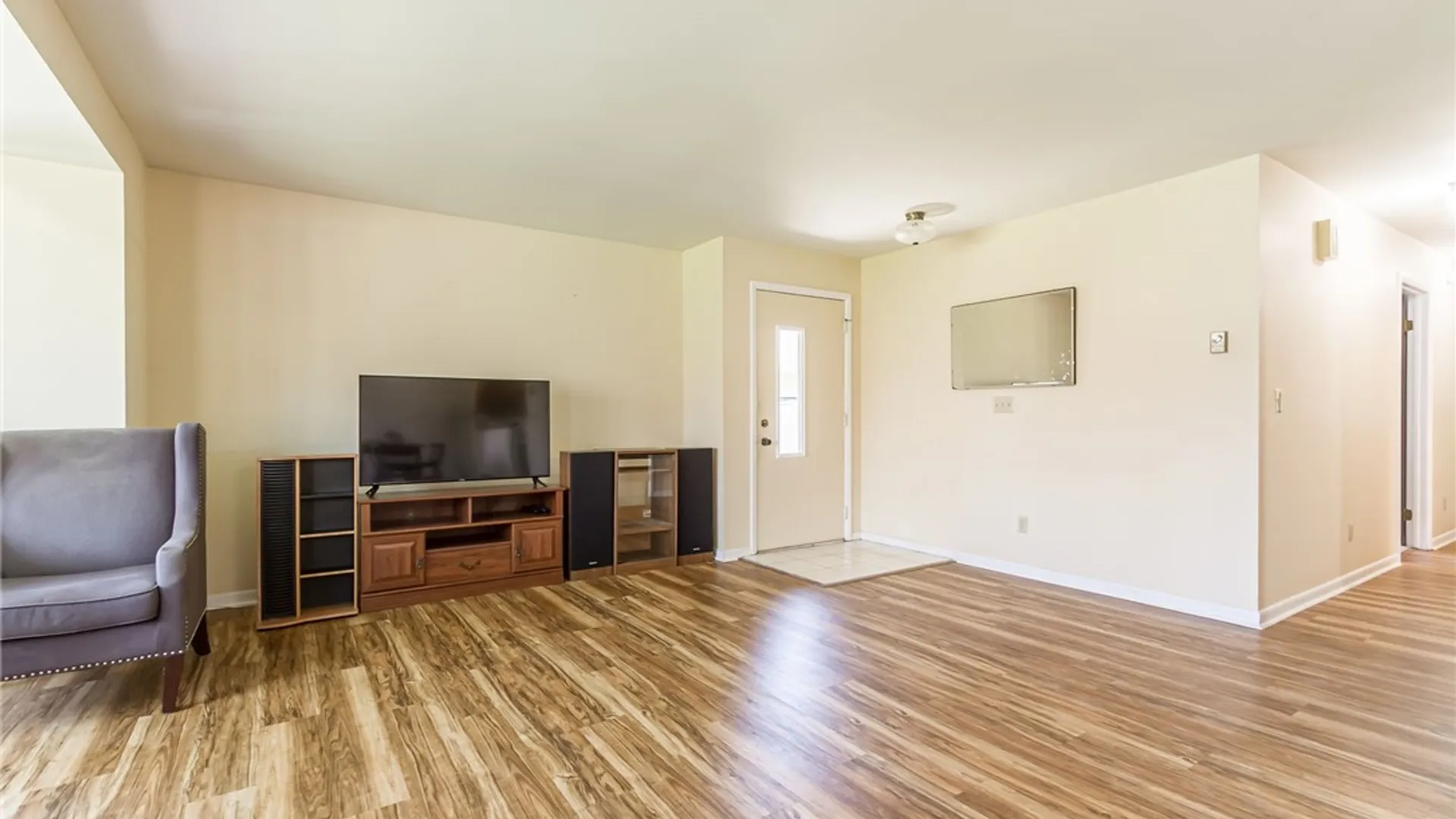 Property at 151 N Bloomfield Rd, Canandaigua City, NY 14424 4