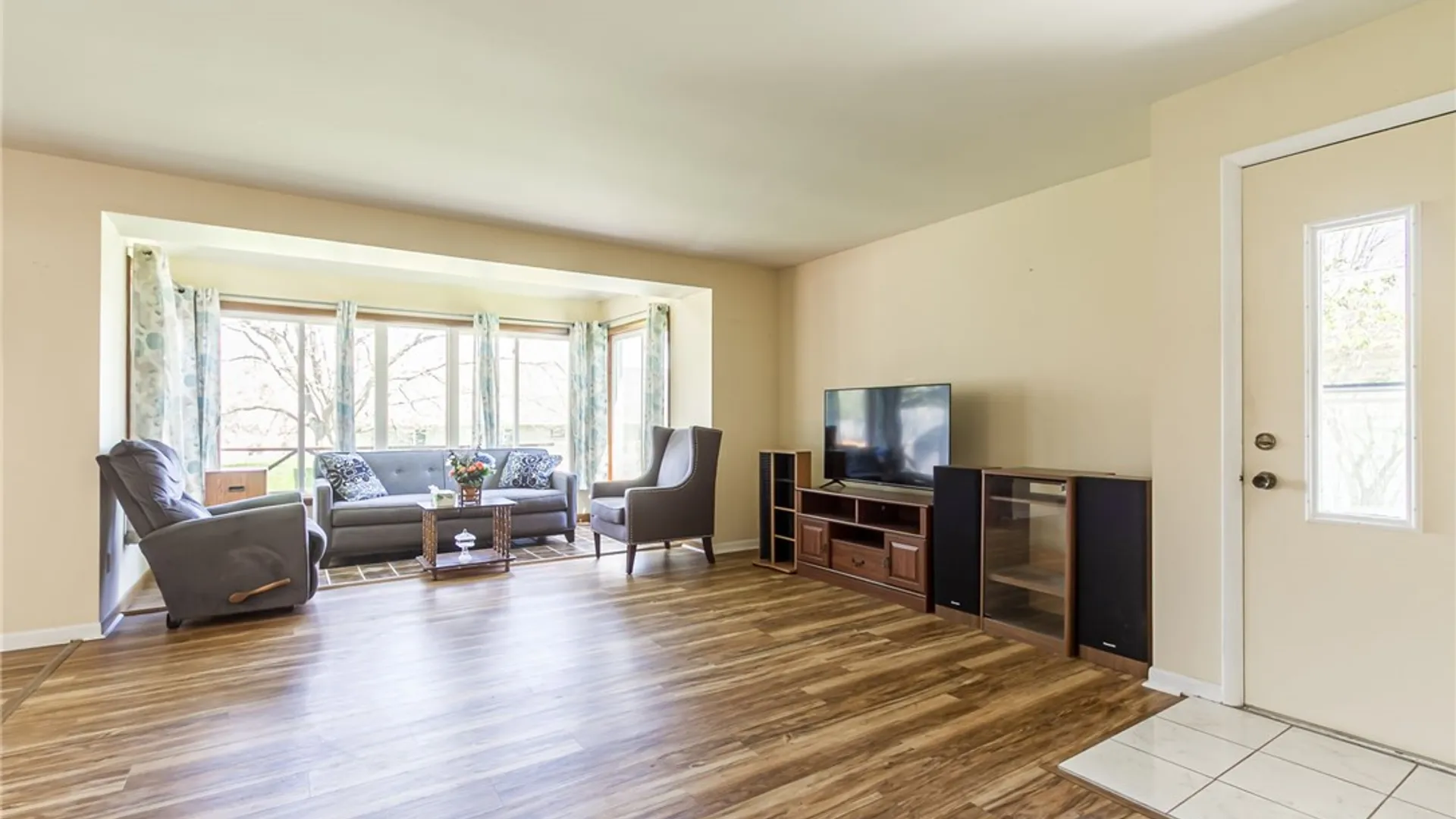 Property at 151 N Bloomfield Rd, Canandaigua City, NY 14424 6