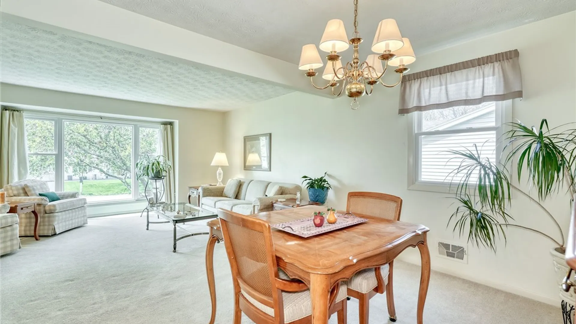 Property at 140 Rodney Lane, Penfield, NY 14625 12