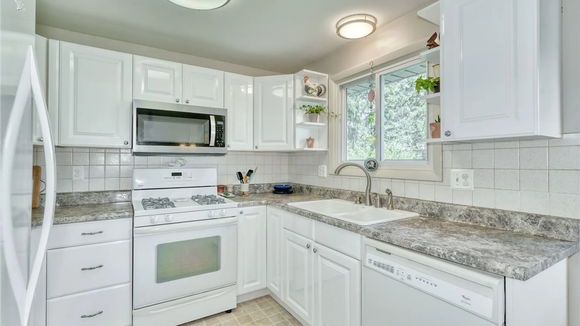 Property at 140 Rodney Lane, Penfield, NY 14625 16