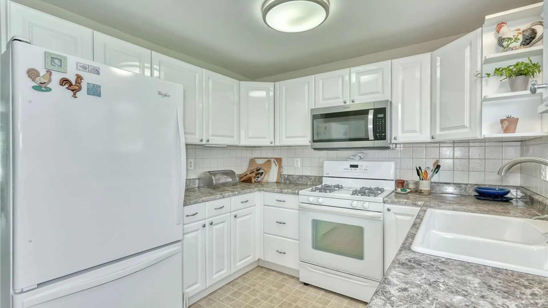 Property at 140 Rodney Lane, Penfield, NY 14625 17