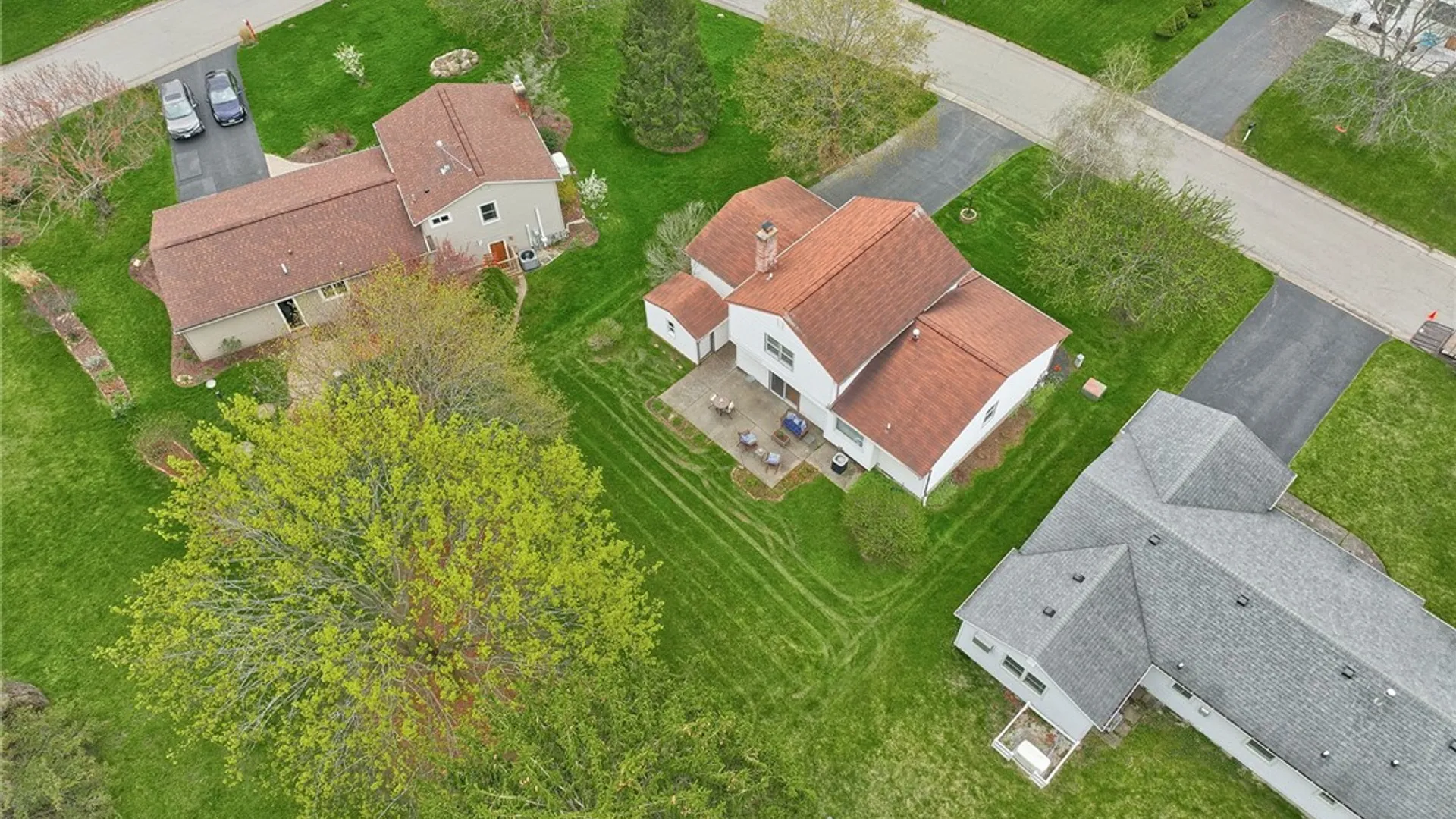 Property at 140 Rodney Lane, Penfield, NY 14625 3